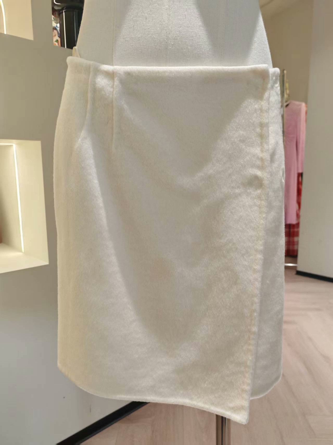 Ermanno Scervino Ermanno Scervino Women's Wool Skirt Size 40" / US 18 - 1 Thumbnail