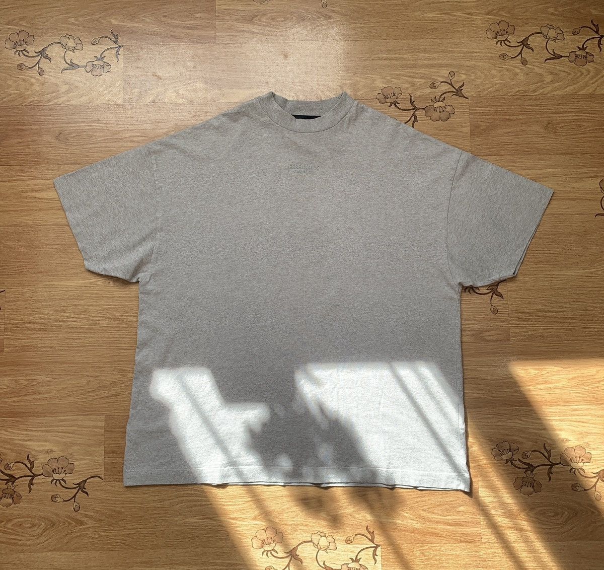Fear of God FEAR OF GOD ESSENTIALS Logo-embossed Tee T Shirt Oversized Size US S / EU 44-46 / 1 - 1 Thumbnail