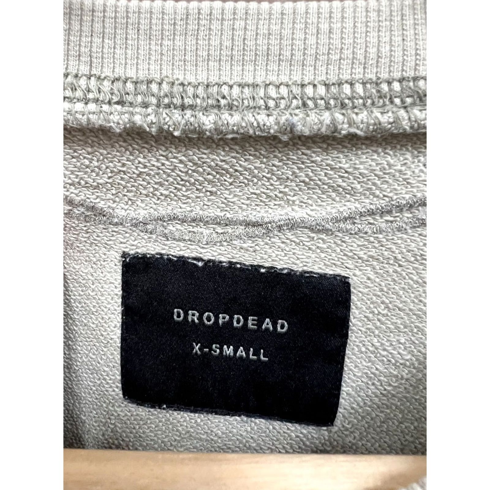 Vintage Drop Dead Disstressed Sweatshirt Oversized XS/S Gray Logo Vintage Women Pullover Sweatshirt Oversized Fall Winter Regular Size XS/S Men/Women Size XS / US 0-2 / IT 36-38 - 4 Thumbnail