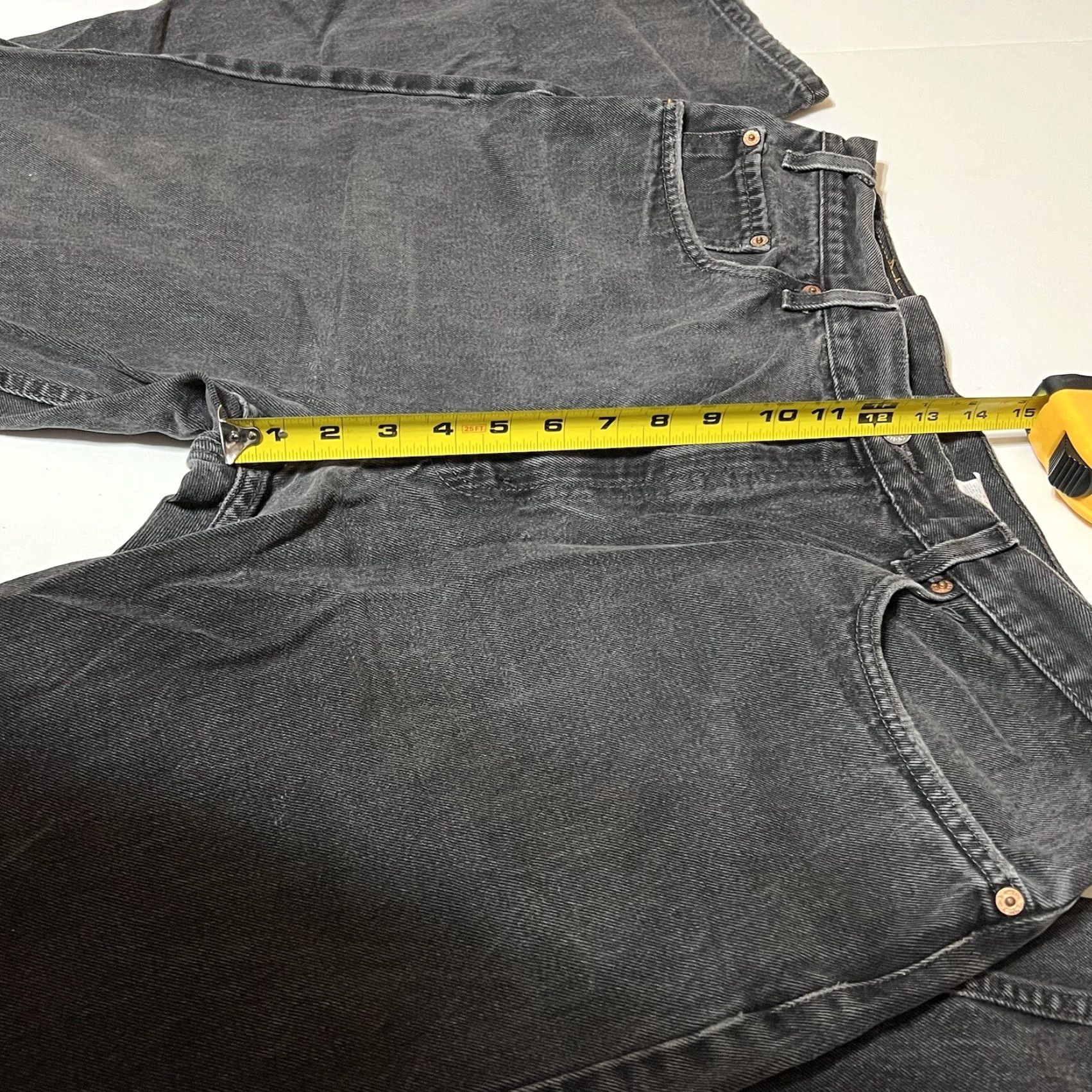 Levi's VINTAGE Levi's 505 Jeans Men's 36x31 Black Distressed 90s Grunge Straight Jeans Regular Mens Size US 36 / EU 52 - 4 Thumbnail