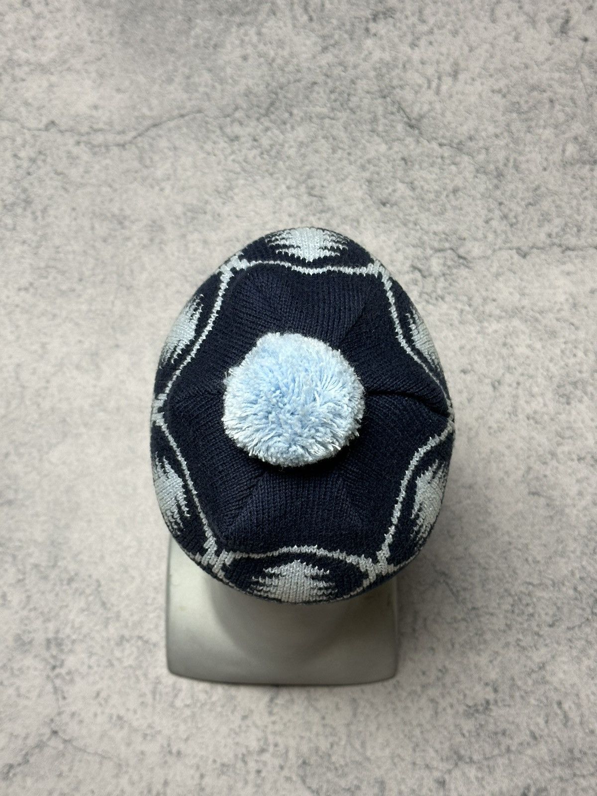 Nike Vintage Nike Boys Kids Knit Pom Beanie Hat Size ONE SIZE - 7 Thumbnail