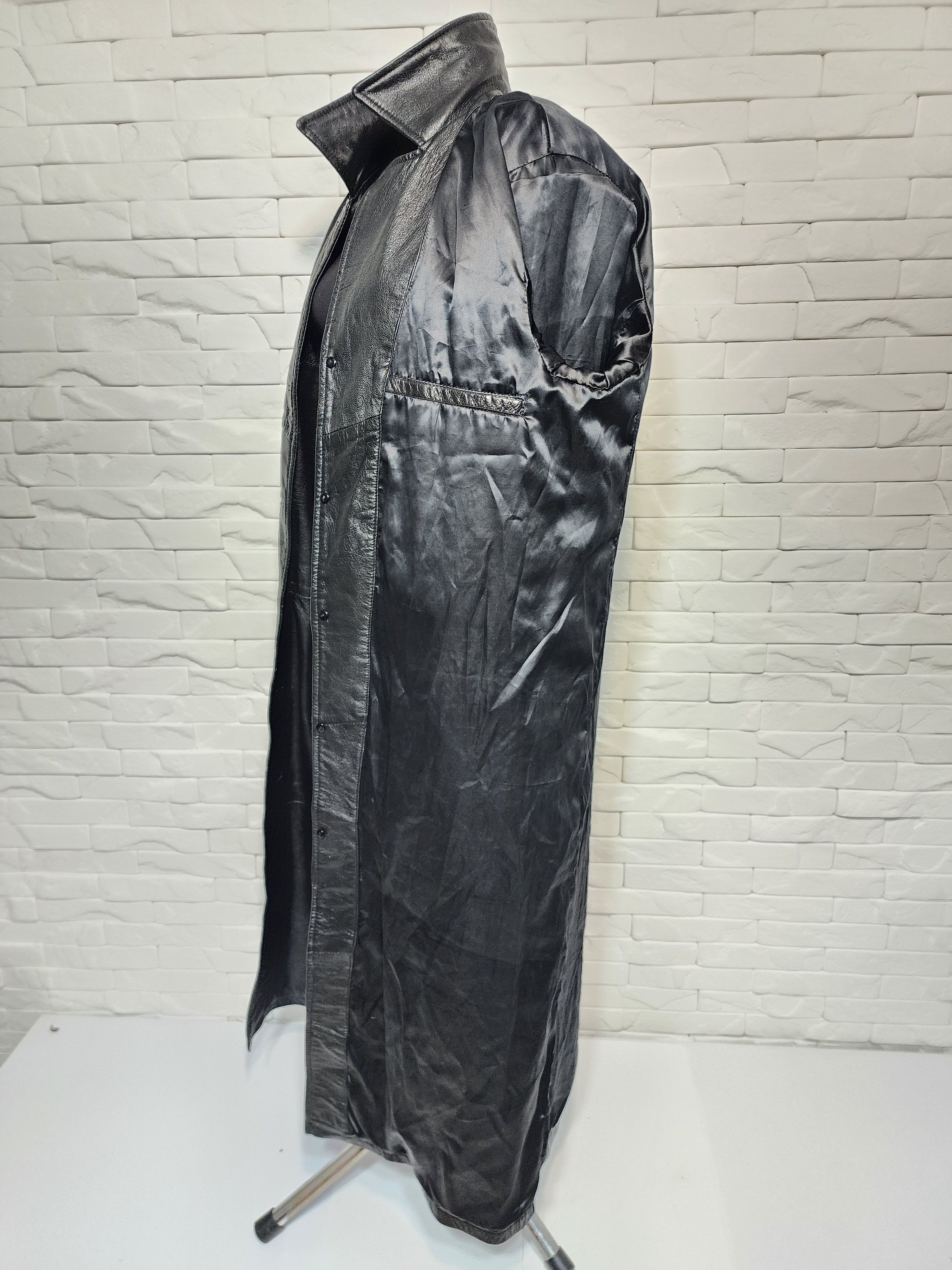 Genuine Leather Black Leather Long Coat: Chic Raincoat Size US L / EU 52-54 / 3 - 10 Thumbnail