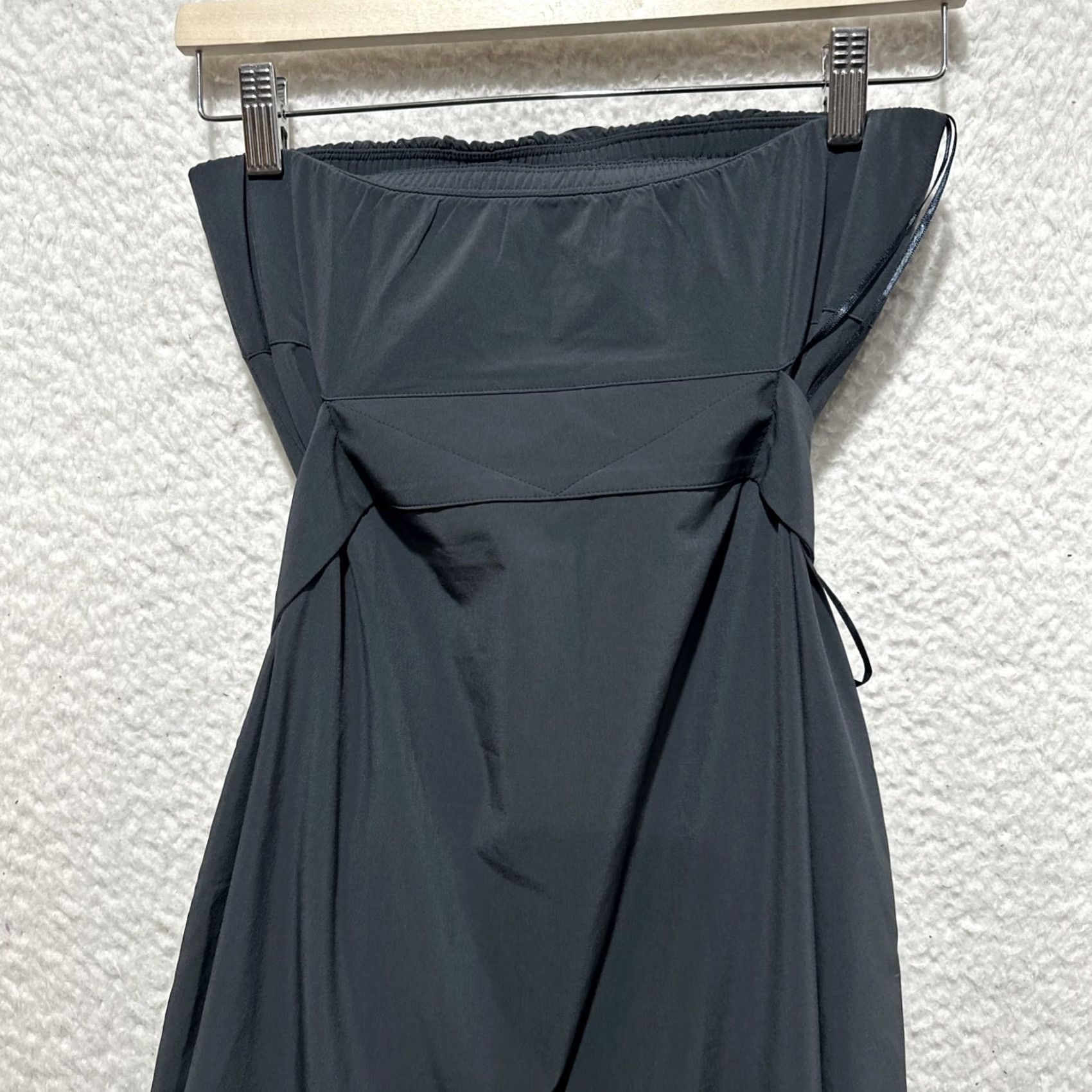 Athleta Athleta Dress Women Size 2 Strapless Black Sleeveless Pockets Anywhere Casual Everyday Knee Length Size XS / US 0-2 / IT 36-38 - 6 Thumbnail