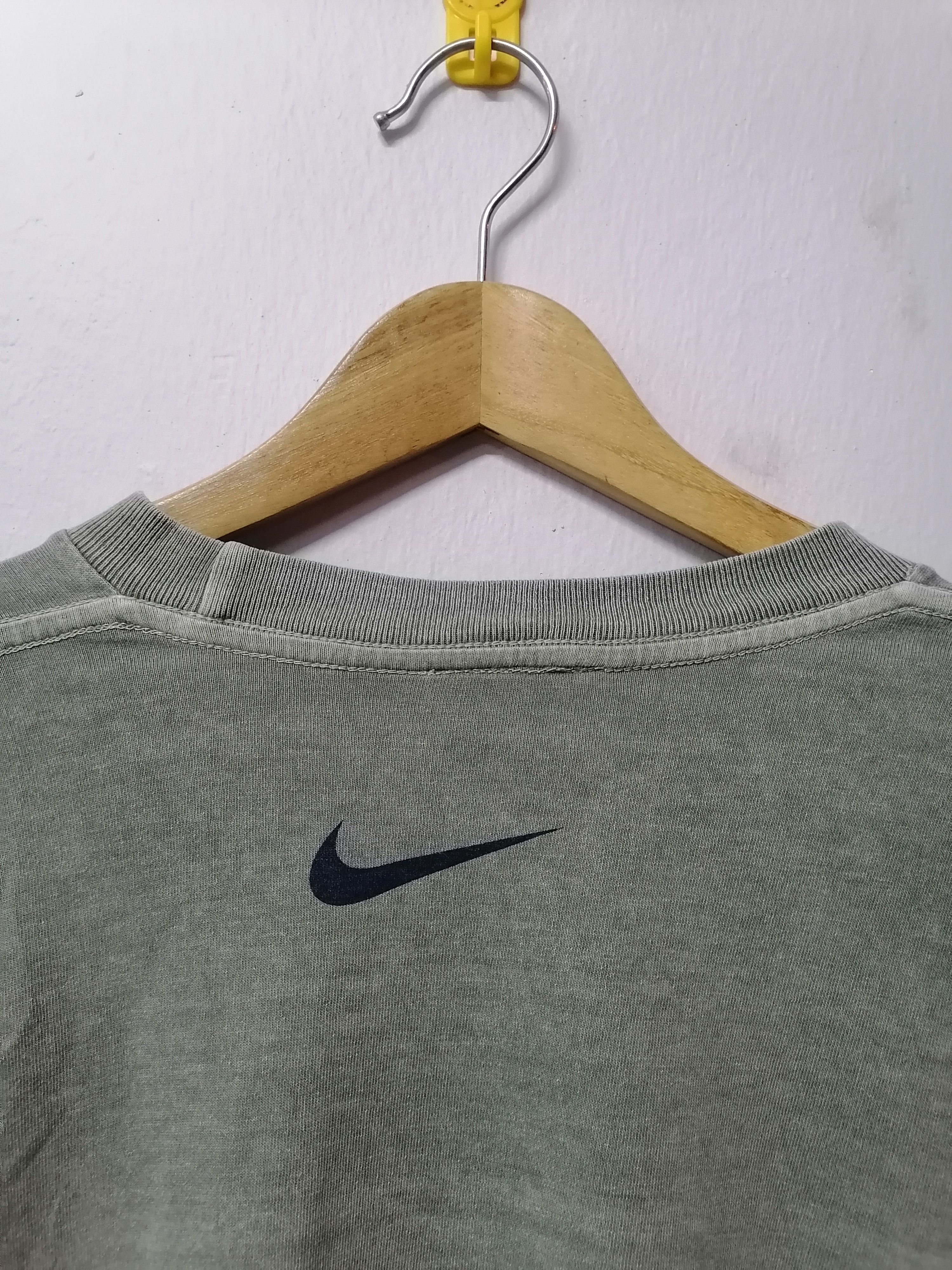 Nike Trashed Faded Vintage 90s Nike Tee Size US S / EU 44-46 / 1 - 8 Thumbnail