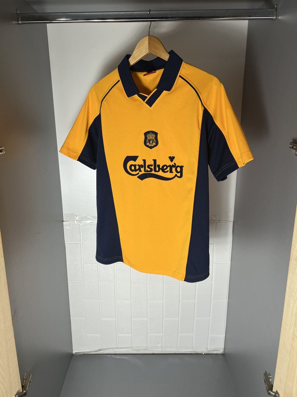 Vintage VERY RARE FC LIVERPOOL ENGLAND RETRO SOCCER JERSEY Y2K 90s Size US M / EU 48-50 / 2 - 12 Thumbnail