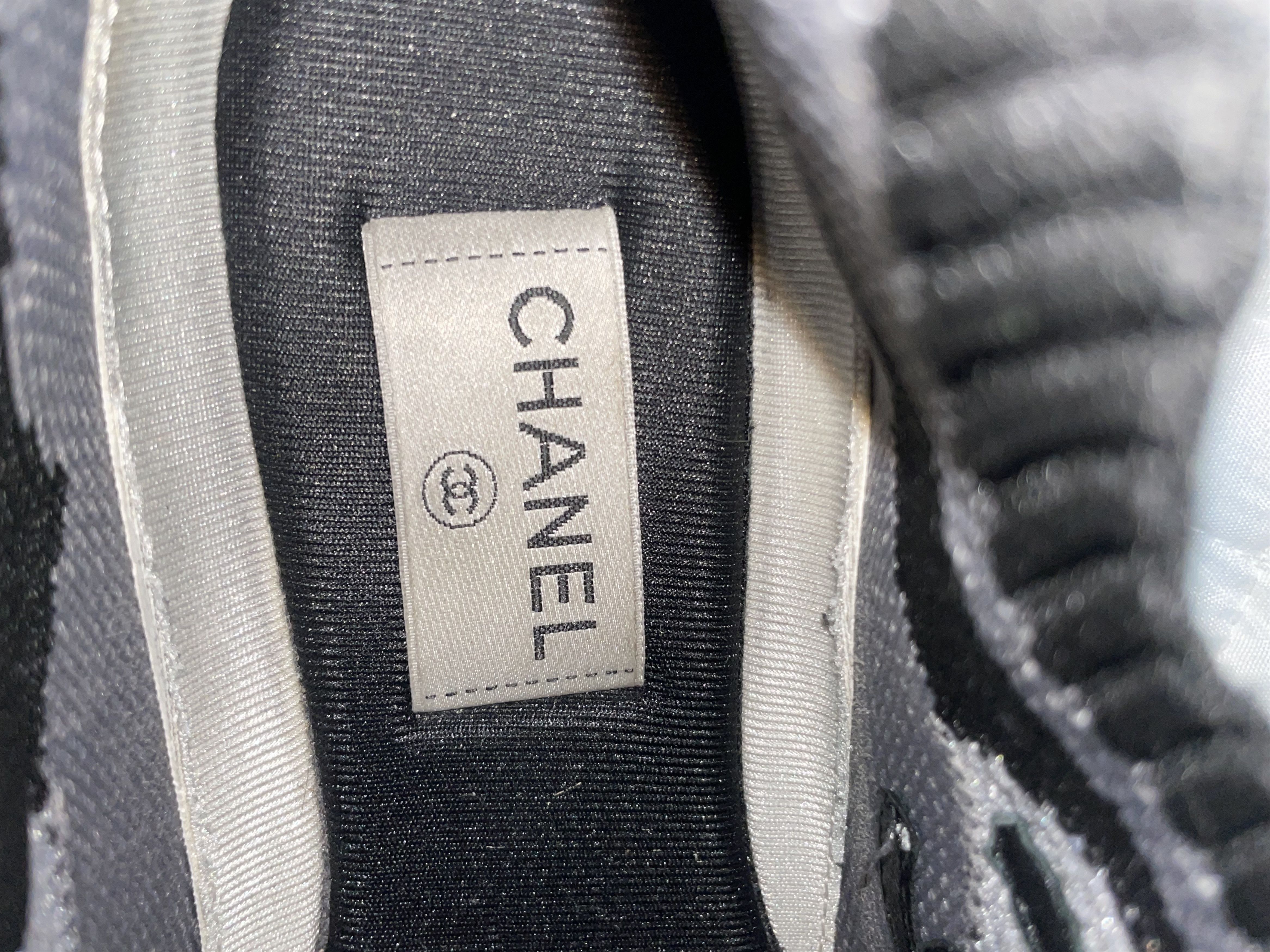 Chanel Chanel CC Tweed Sneakers Size US 8 / EU 41 - 9 Thumbnail
