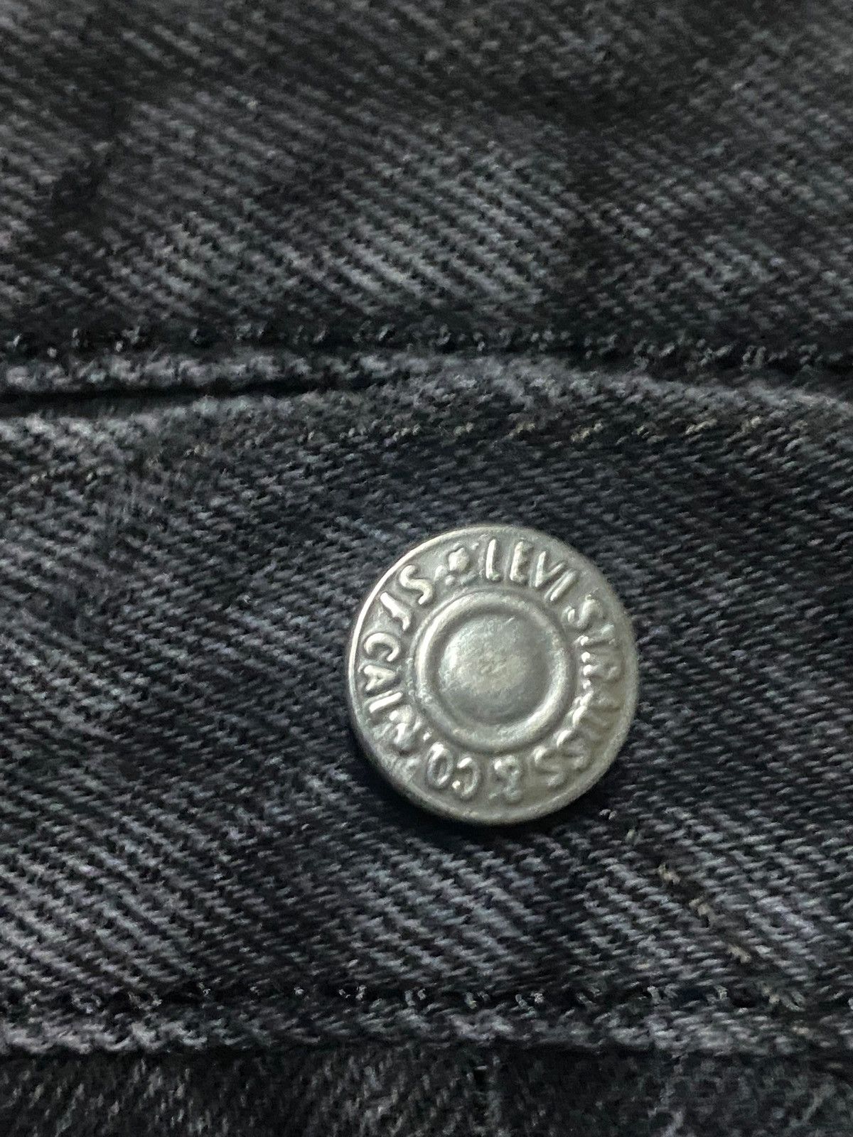 Levi's Vintage Levis 501 Y2K Black Denim Distressed Loose Jeans Size US 32 / EU 48 - 9 Thumbnail