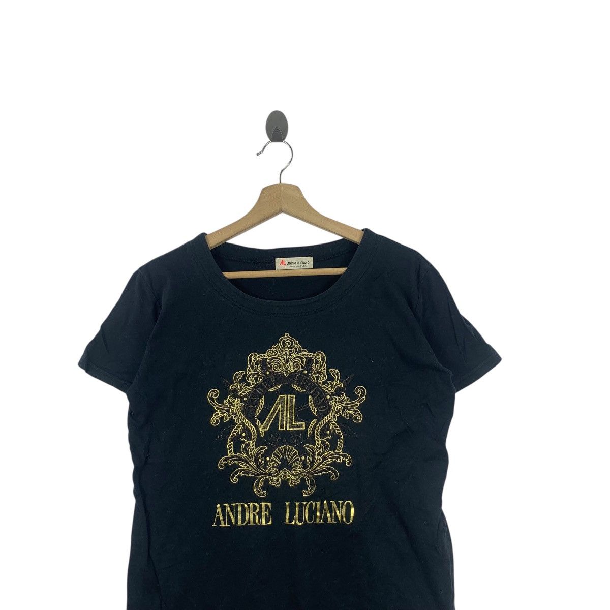 Andreluciano Vintage ANDRE LUCIANO ITALY Vesta Quest Crest Tee Shirt Top Size S / US 4 / IT 40 - 2 Thumbnail