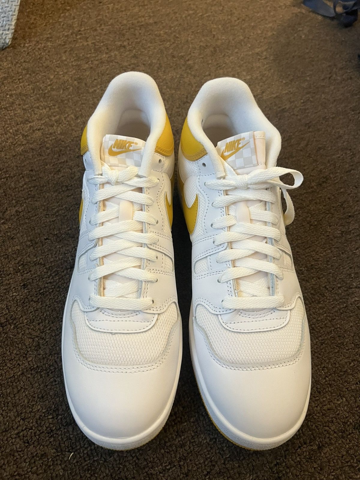 Nike Nike attack, lemon venom white Size US 10 / EU 43 - 1 Thumbnail