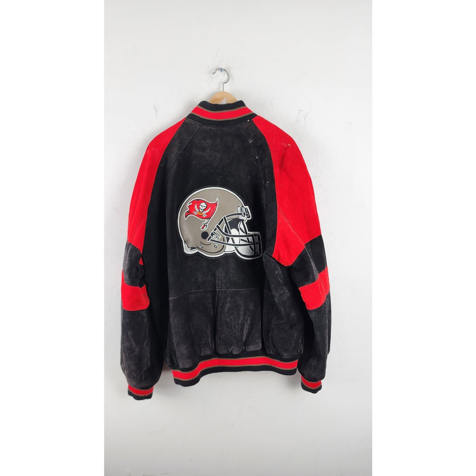 NFL Vintage NFL Tampa Bay Buccaneers Leather Jacket Size US XL / EU 56 / 4 - 4 Thumbnail