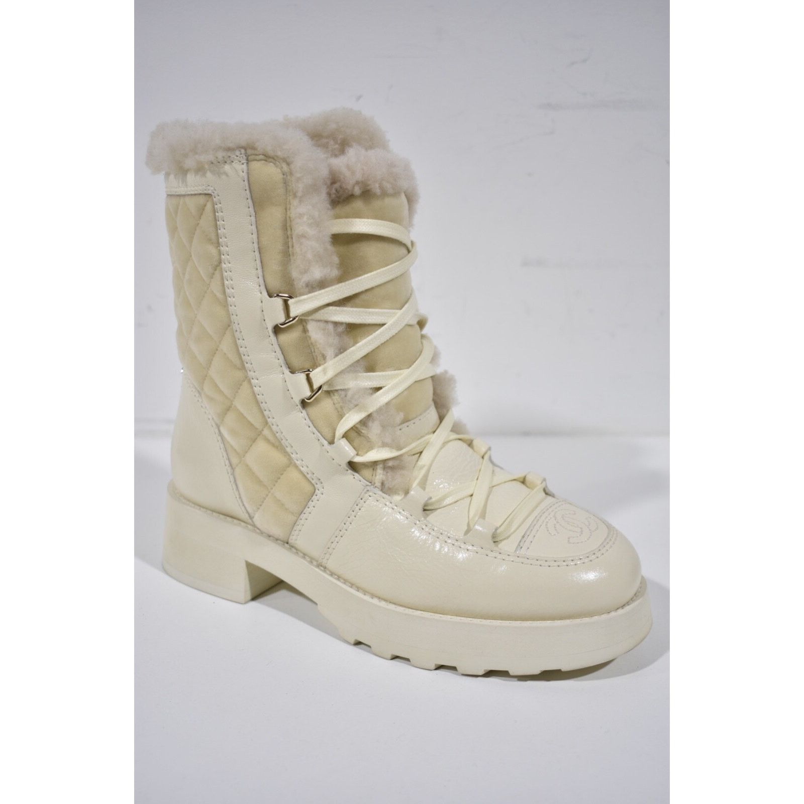 Chanel Chanel 21K Ivory Velvet Shearling Fur Brave CC Lace Up Tie Size US 6 / IT 36 - 4 Thumbnail