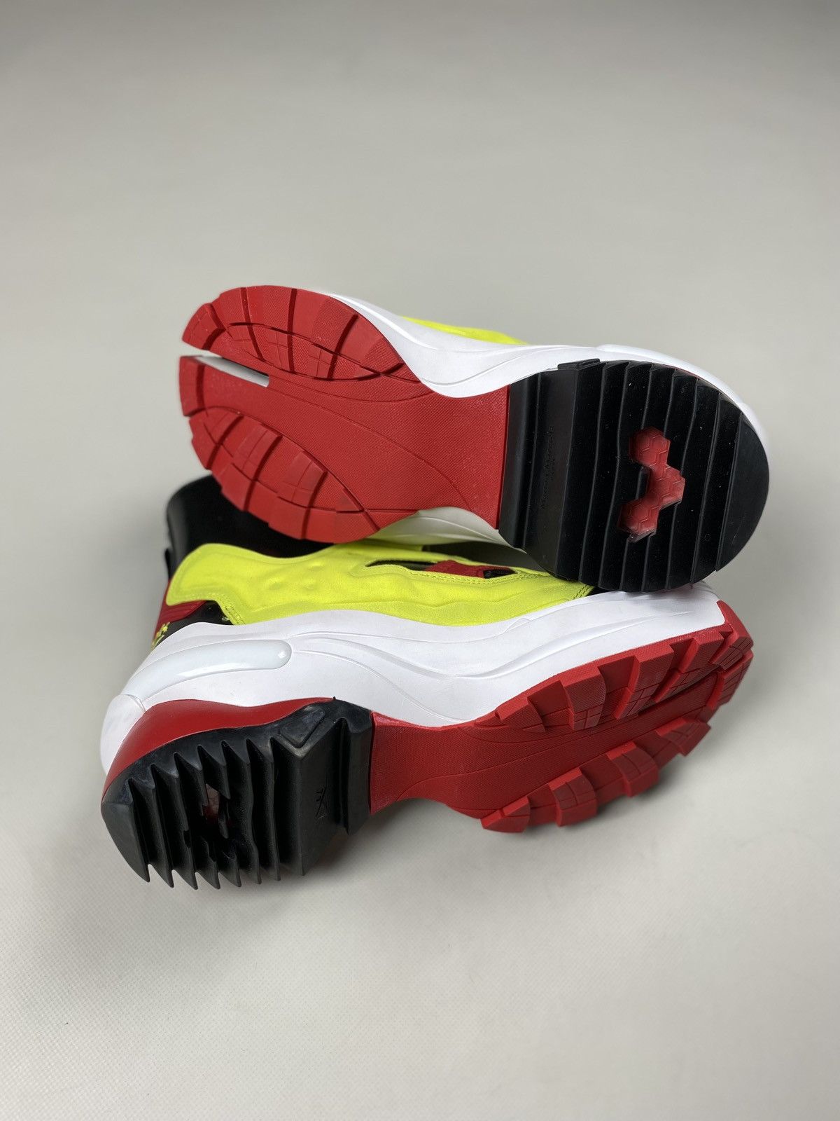 Maison Margiela × Reebok Maison Margiela Insta Pump Fury Tabi Project 0 B Sneakers Size US 7.5 / EU 40-41 - 21 Thumbnail