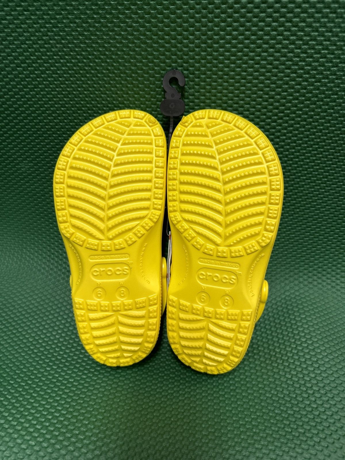 Crocs Crocs Classic Yellow Clogs, Men’s Size 6, Women’s size 8 Size US 6 / EU 39 - 2 Thumbnail