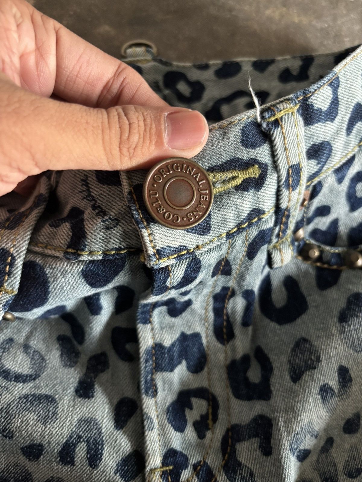 20471120 SUPER SICK LEOPARD CHEETAH OVERPRINT CO&LU JEANS Size US 28 / EU 44 - 3 Thumbnail