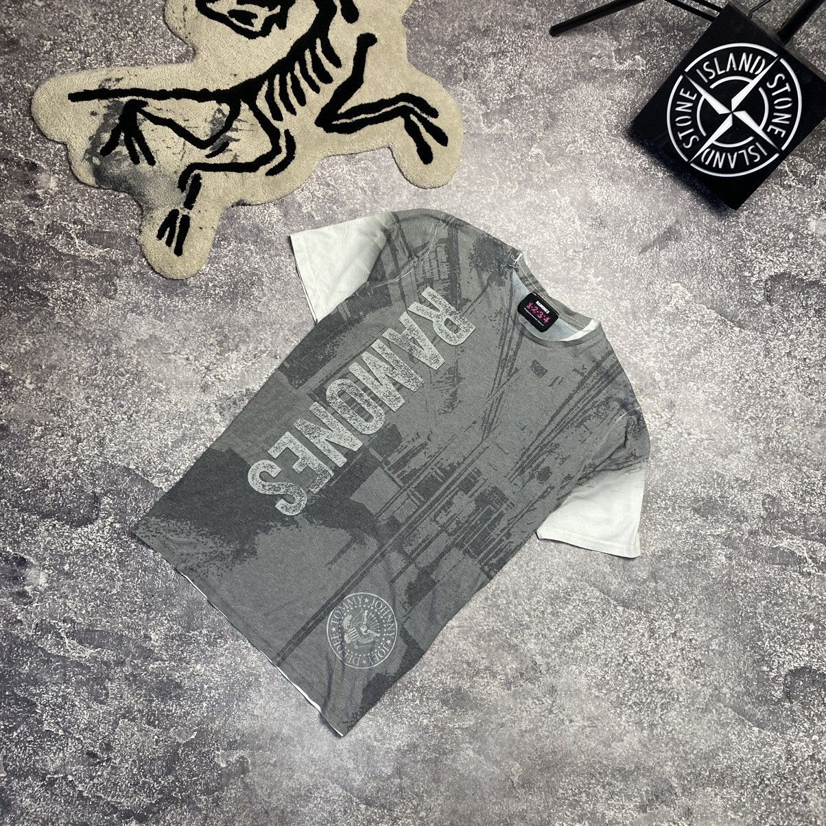 Band Tees × Vintage Vintage Ramones Overprinted Graphic logo 90’s rock band tee Size US M / EU 48-50 / 2 - 1 Thumbnail