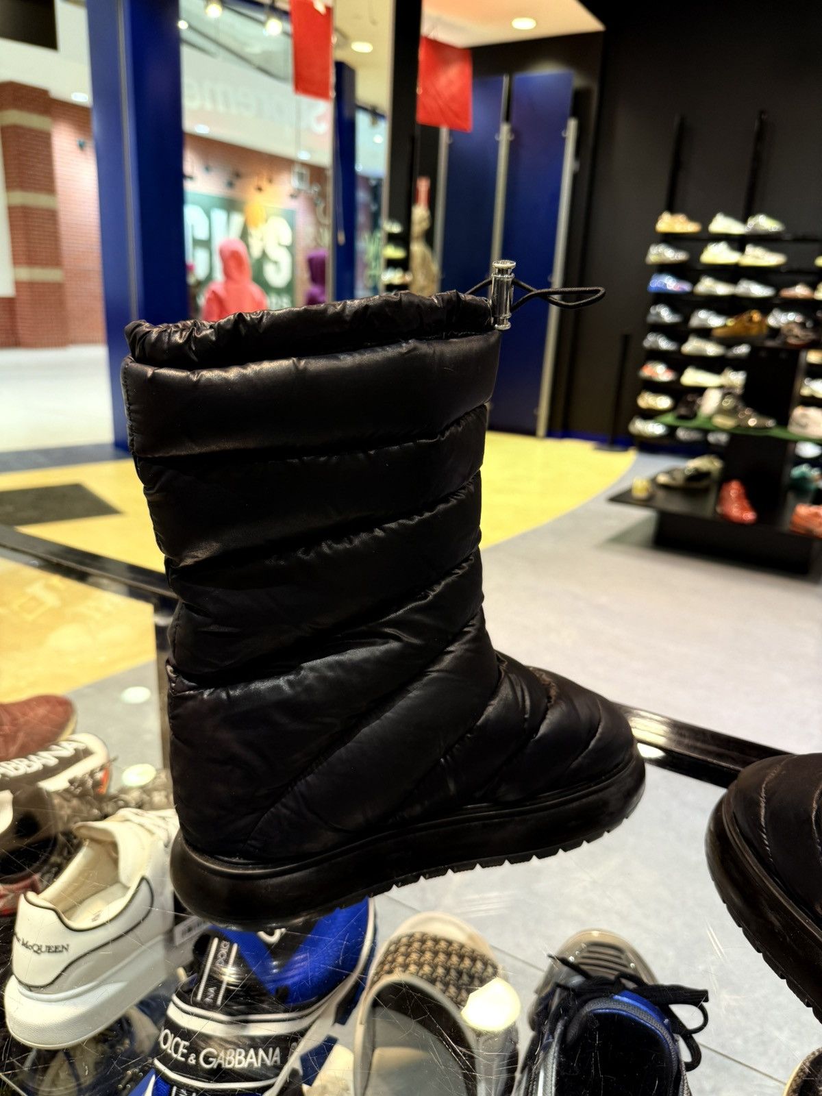 Moncler AUTHENTIC Moncler Gaia Pocket Puffer Snow Boot BLACK Size 40 Size US 10 / IT 40 - 15 Thumbnail