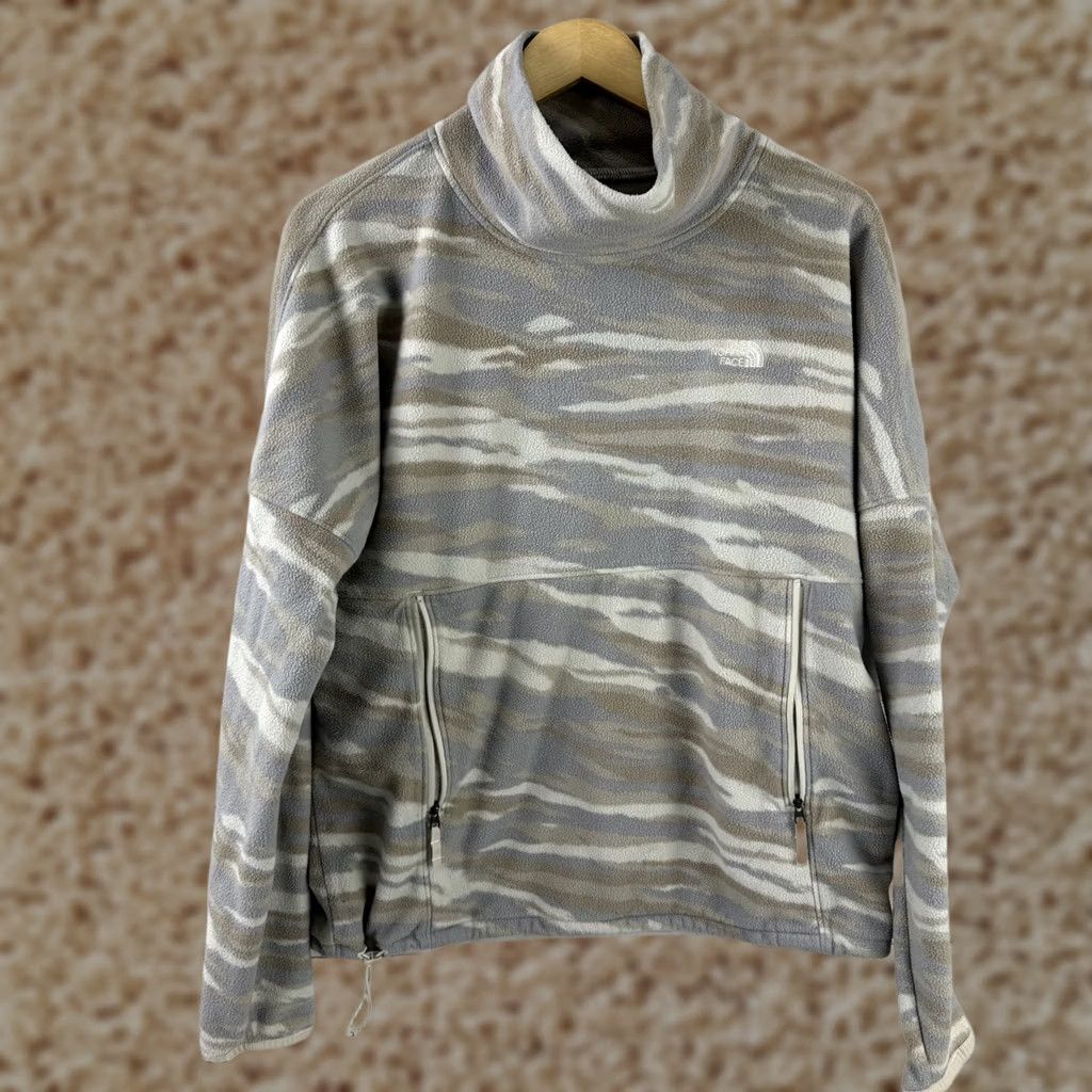 The North Face THE NORTH FACE Women's Gray Camouflage Pullover Fleece Size Large Size L / US 10 / IT 46 - 1 Thumbnail