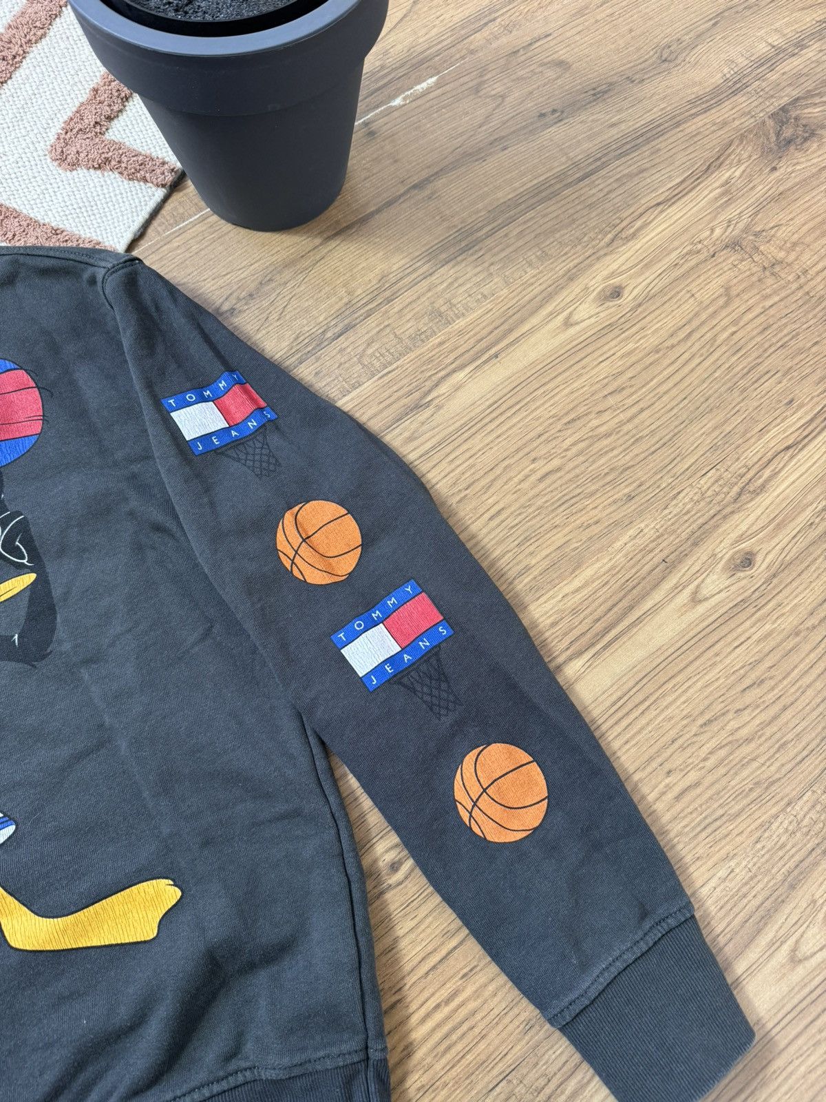 Cartoon Network SPACE JAM x TOMMY JEANS Y2K SWEATSHIRT Size US XS / EU 42 / 0 - 6 Thumbnail