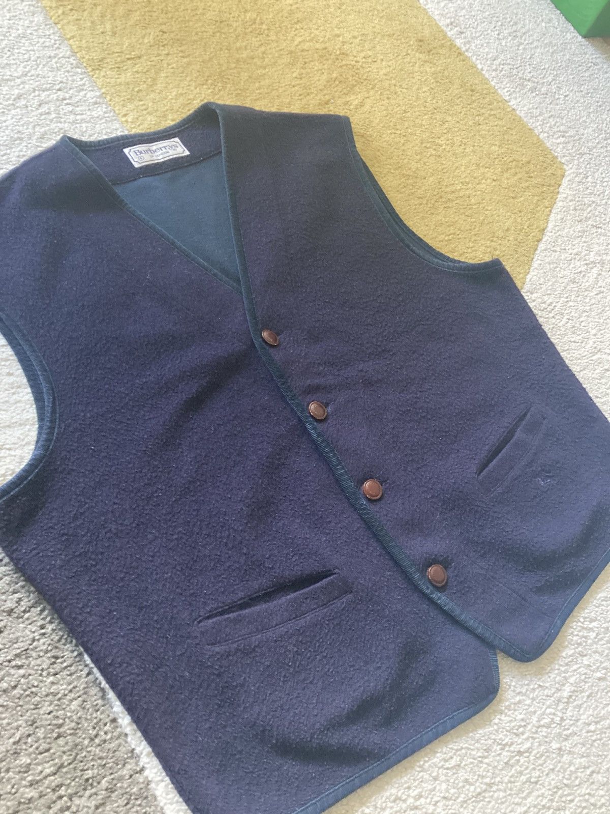 Burberry Vintage Burberry Vest w/ Leather Buttons - Old Money 💯🔥 Size US L / EU 52-54 / 3 - 3 Thumbnail