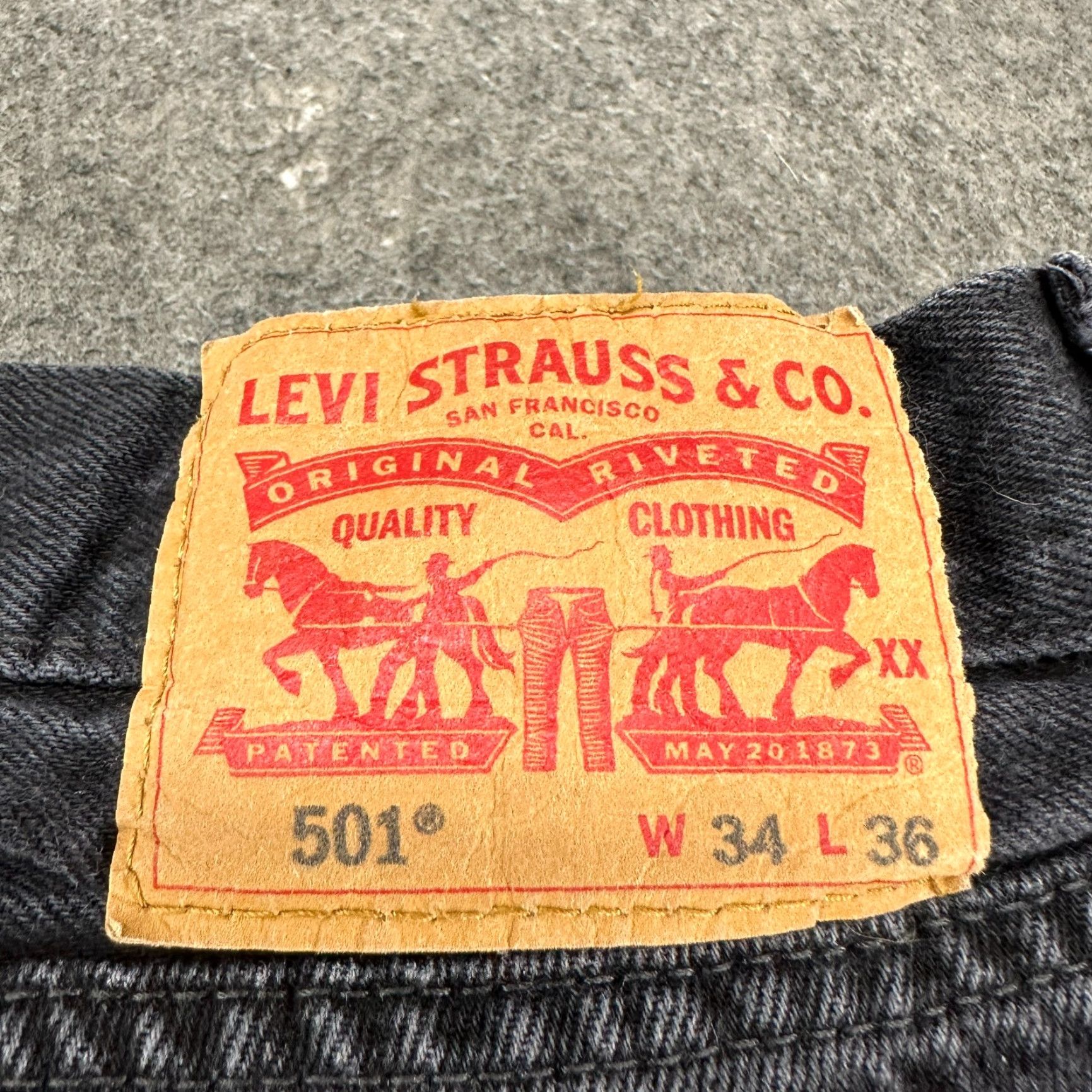 Levi's Levi's 501 Jeans Mens 34x36 Black Straight Leg Regular Fit Dark Wash Cotton Denim Vintage No Size US 34 / EU 50 - 4 Thumbnail