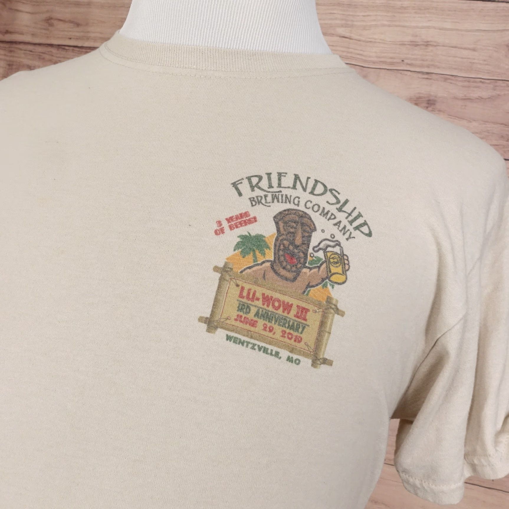Jerzees Vintage Friendship Brewing Company LU-WOW 2019 Beer Tiki T-Shirt Adult Medium Beige Cotton Casual Summer Men Women Size US M / EU 48-50 / 2 - 6 Thumbnail