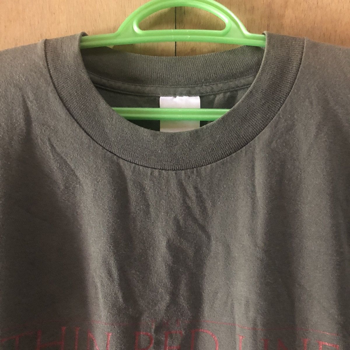 Vintage The Thin Red Line Vintage 90's Movie War Action Spellout Tee Size US XL / EU 56 / 4 - 3 Thumbnail