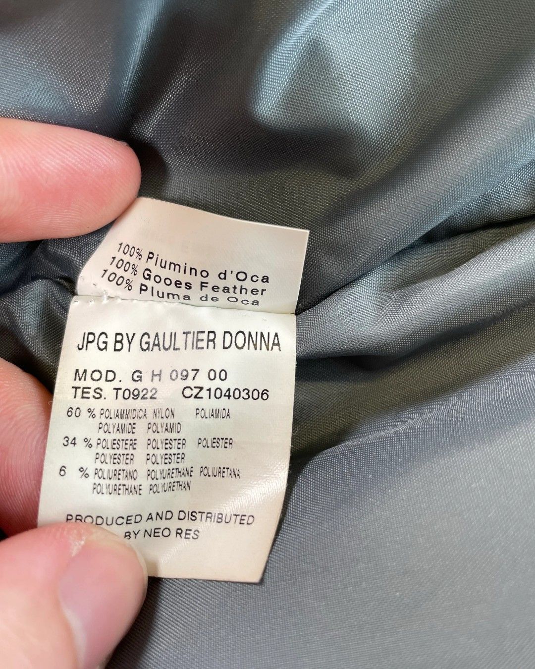 Jean Paul Gaultier F/W 2003 RUNWAY GOOSE DOWN BONDAGE PUFFER JACKET Size M / US 6-8 / IT 42-44 - 8 Thumbnail
