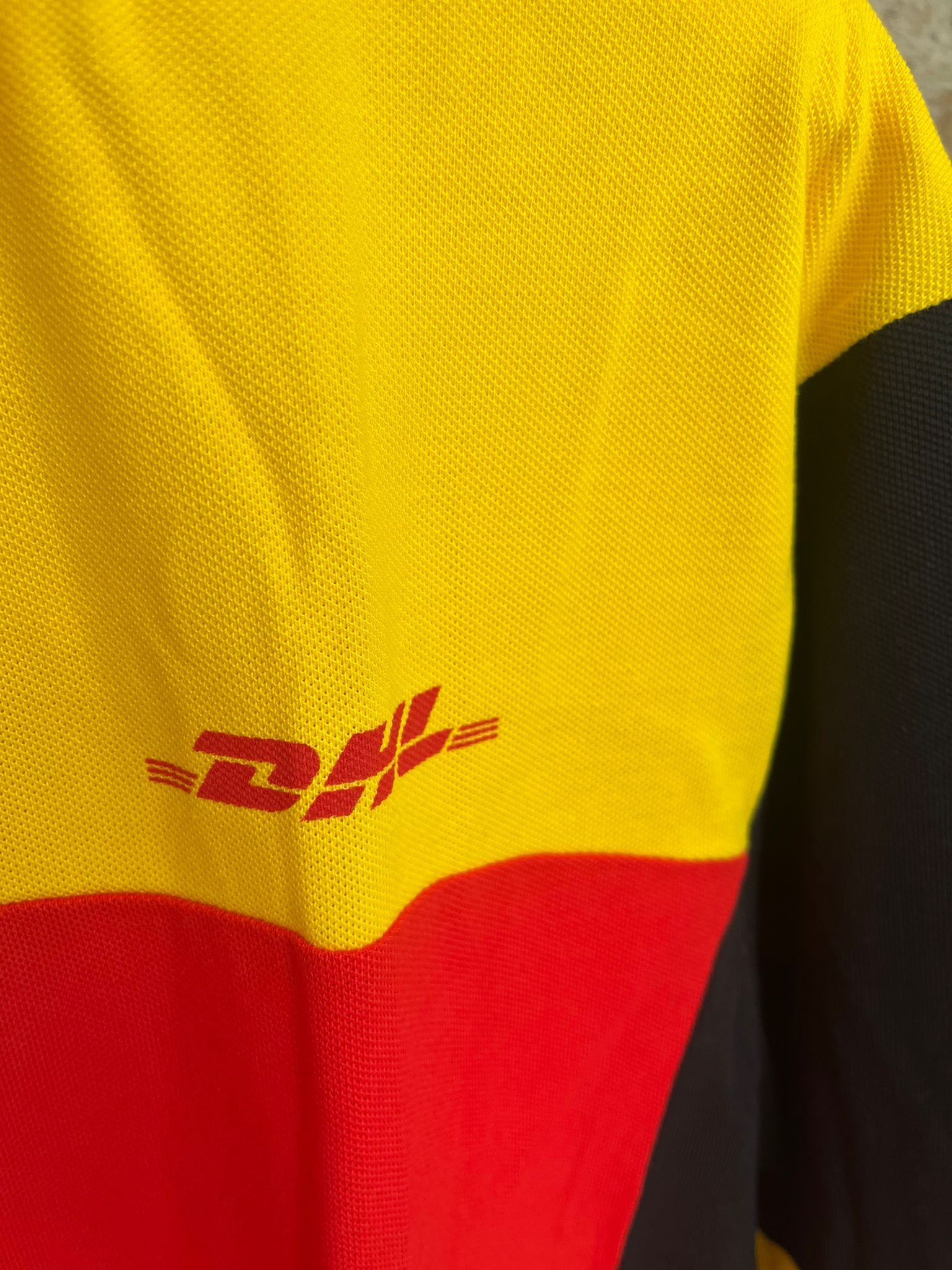 Vetements SS18 Q:2 / DHL Logo Polo in Multicolor Size US M / EU 48-50 / 2 - 11 Thumbnail