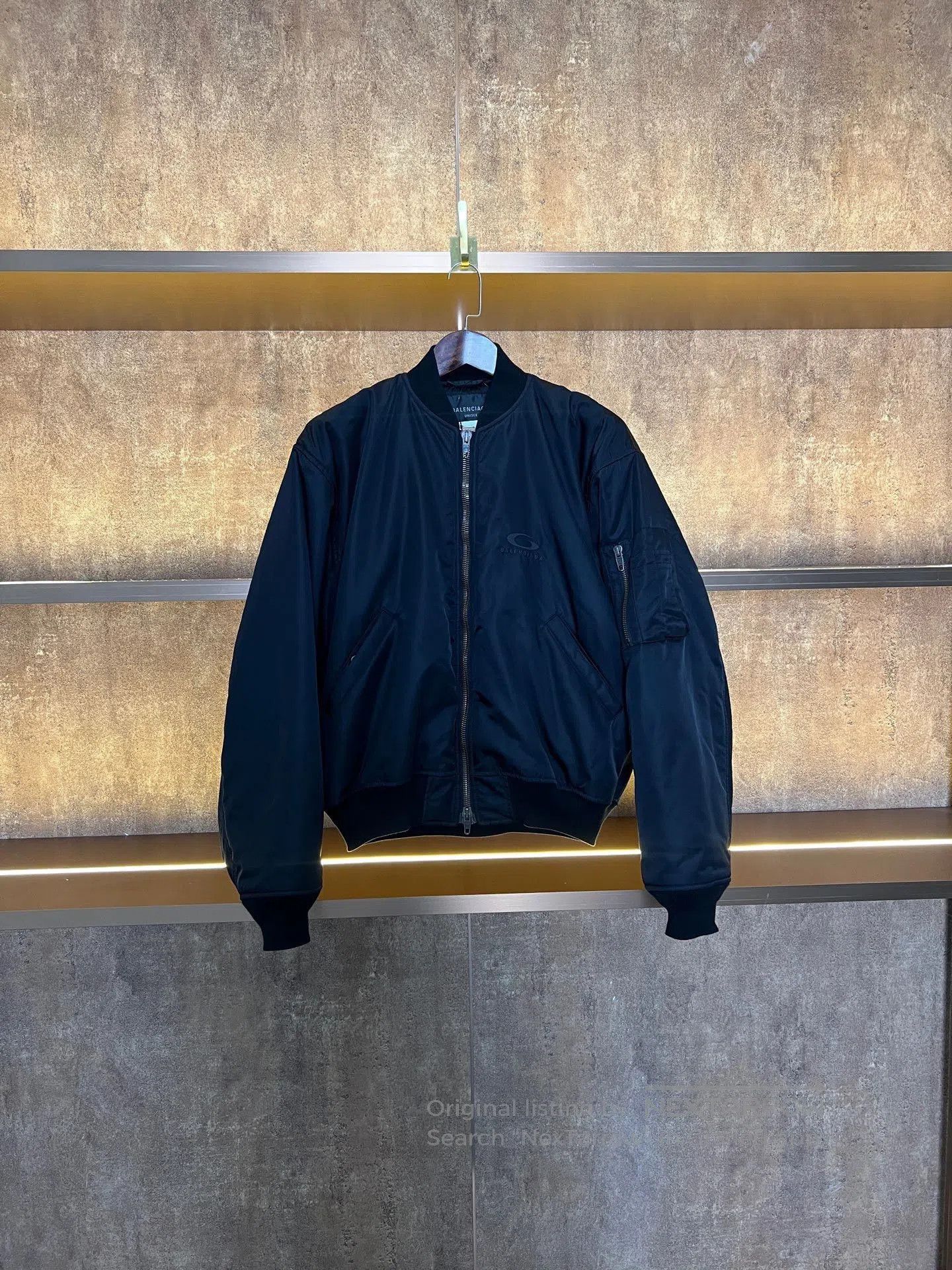 Balenciaga Balenciaga New Logo Bomber Jacket. Size US XS / EU 42 / 0 - 1 Thumbnail
