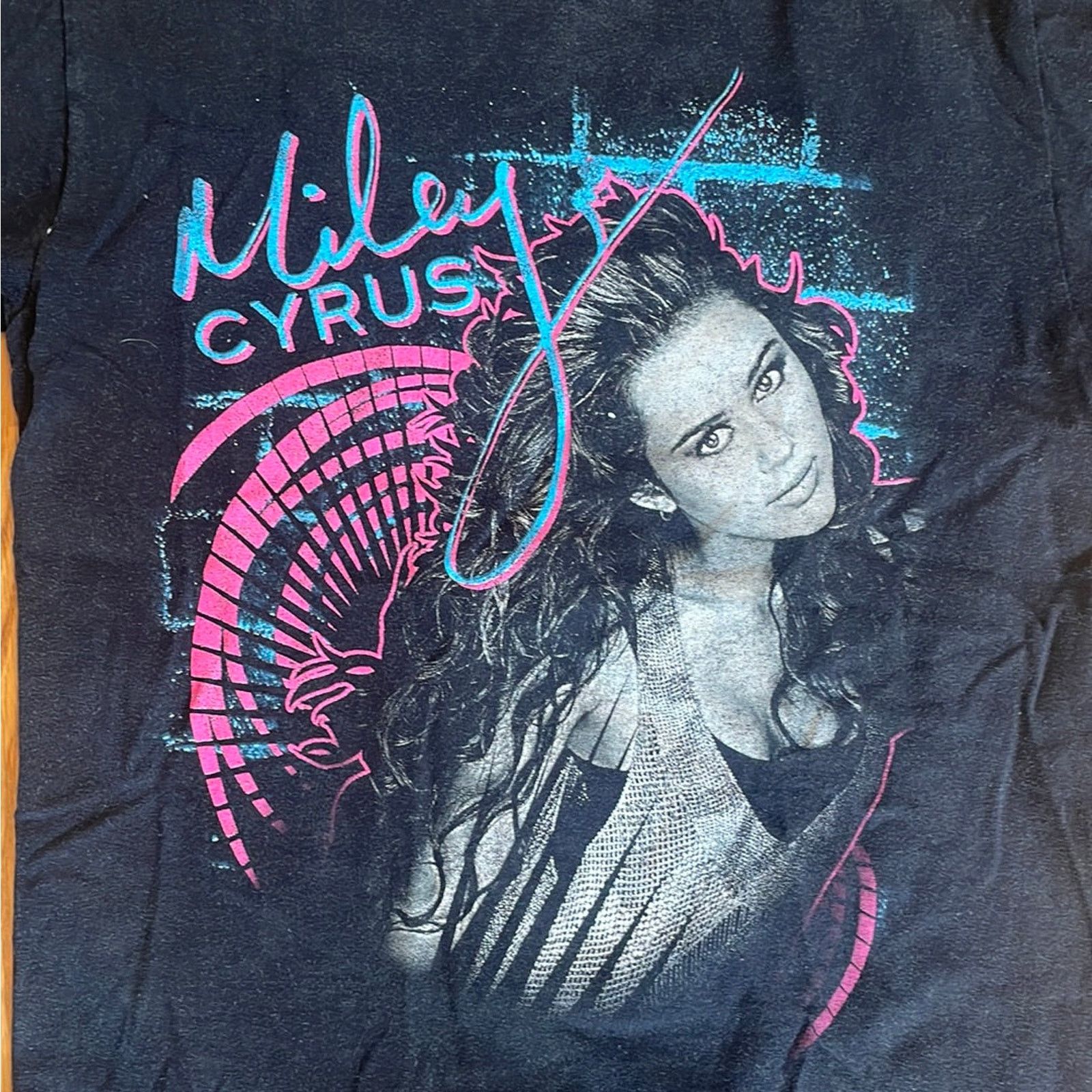 Band Tees Rare Miley Cyrus 2009 Wonder Tour T-Shirt S Size US S / EU 44-46 / 1 - 2 Thumbnail