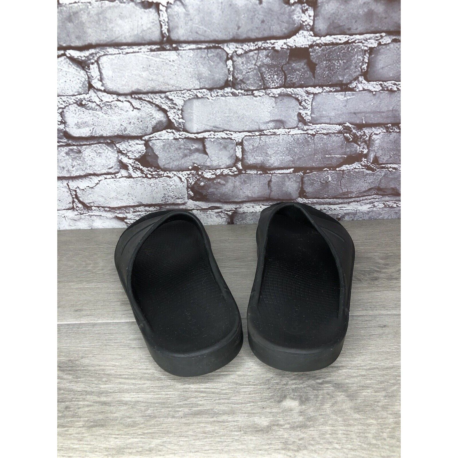 Other OOFOS Black Rubber Lightweight Recovery Slides Sandals Women Size US 10 / IT 40 - 5 Thumbnail