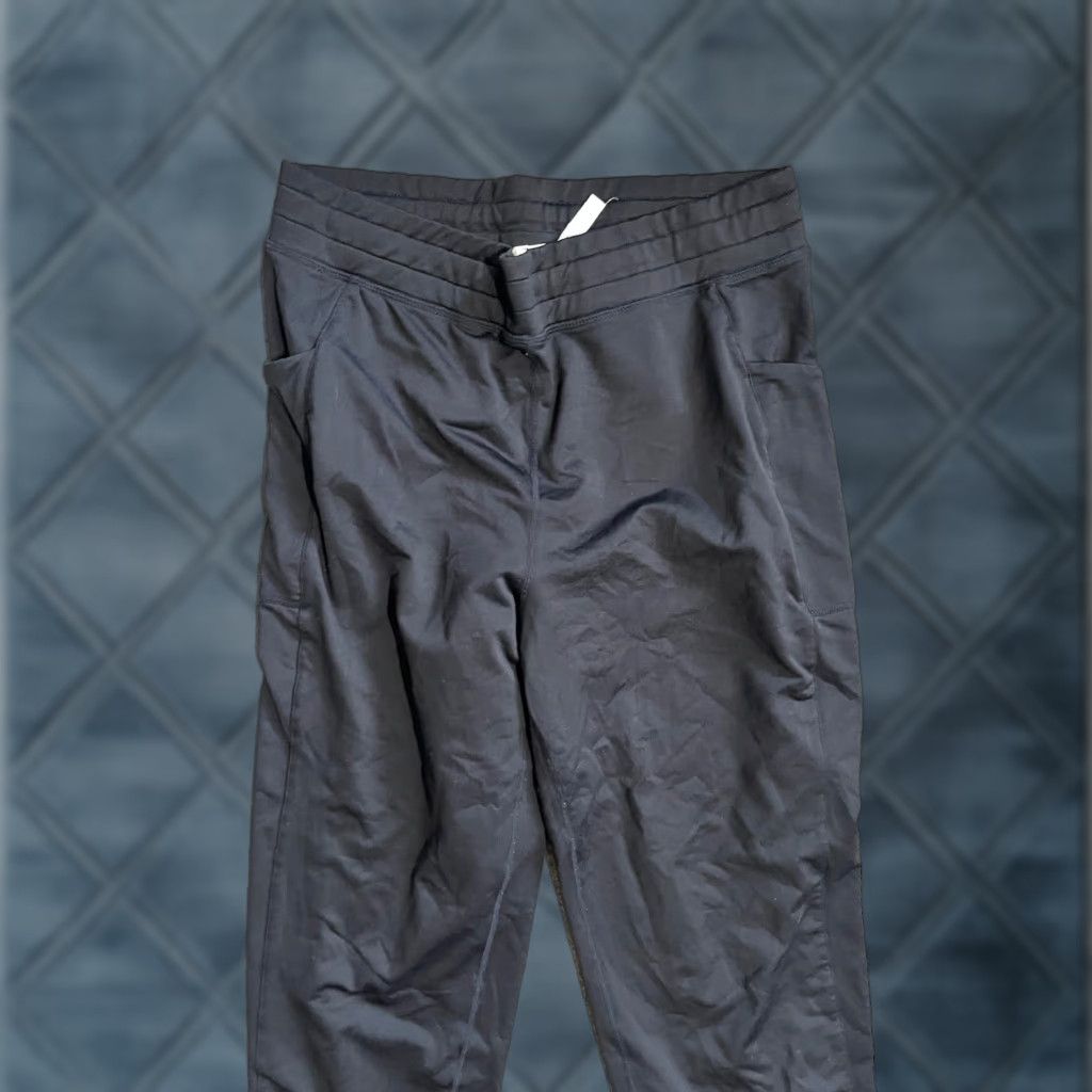 Fabletics Fabletics Sequoia On the Go Cold Weather Joggers Pants Athletic Casual Medium Women's Black Multicolor Sweatpants Modern Size 32" / US 10 / IT 46 - 1 Thumbnail