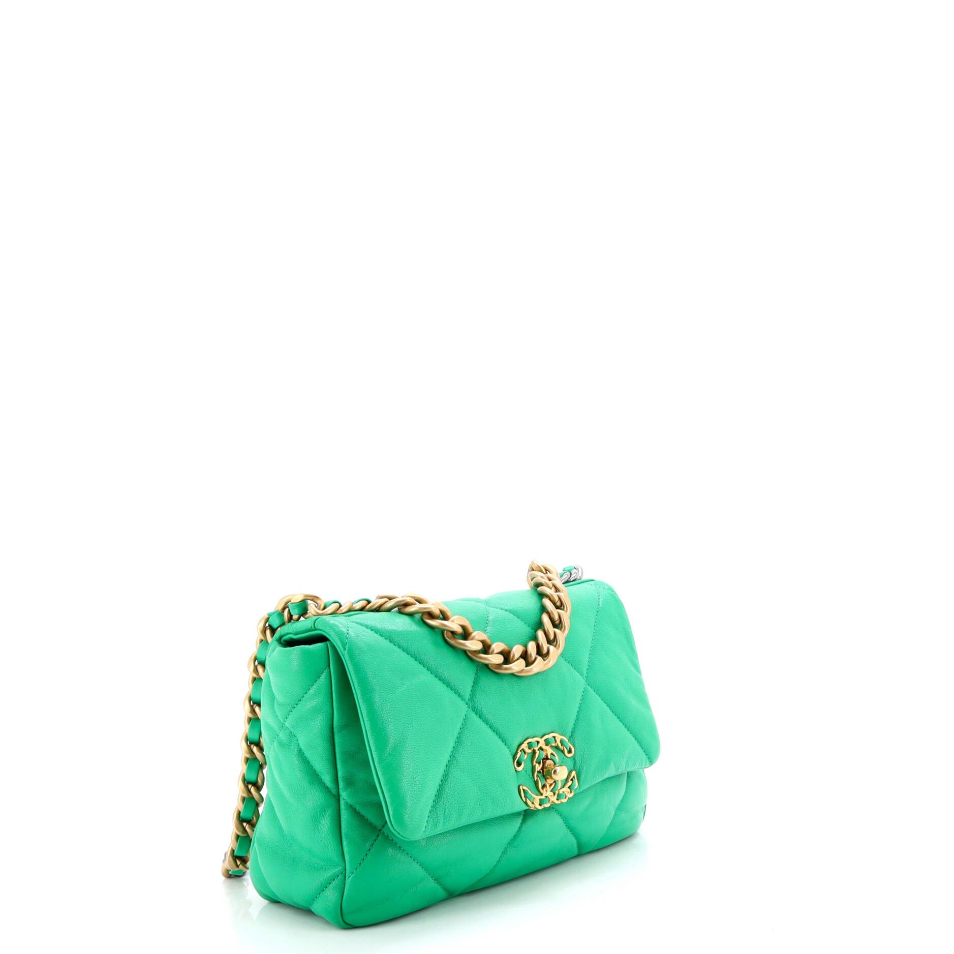 Chanel 19 Flap Bag Quilted Leather Medium Size ONE SIZE - 1 Thumbnail