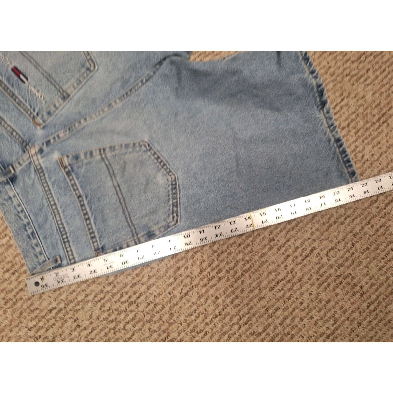 Tommy Hilfiger VINTAGE Tommy Hilfiger Embroidered Retro Shorts Mens Size 33 Denim 90s Jorts Size US 33 - 5 Thumbnail