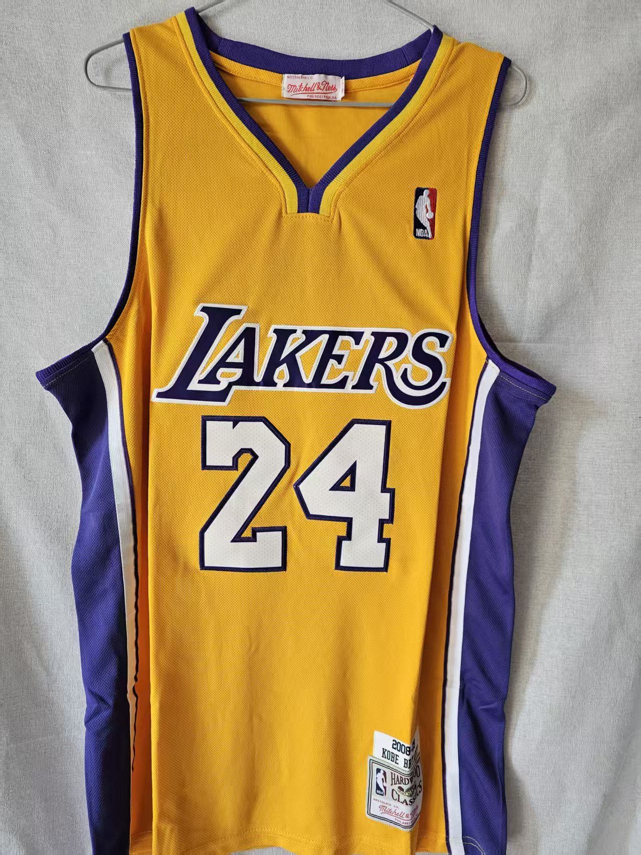 NBA Los Angeles Lakers 24 Kobe Bryant Jersey Size US XL / EU 56 / 4 - 1 Thumbnail