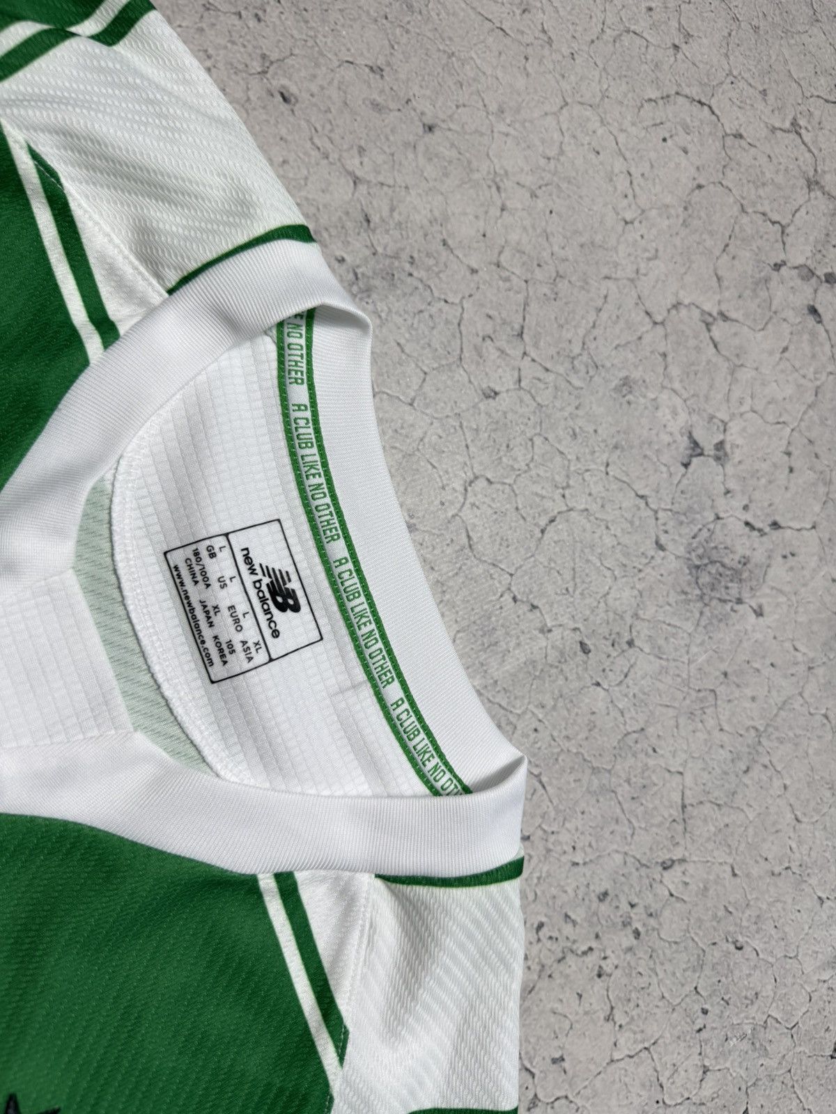 New Balance New Balance FC Celtic 2015/2016 Vintage Soccer Jersey Size US L / EU 52-54 / 3 - 8 Thumbnail