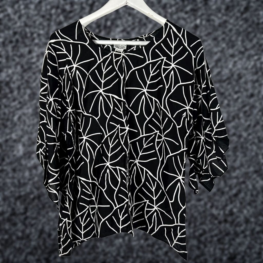 Vintage Hamakua Blouse Womens Batik Black White Monstera Leaf Print Ruche Sleeve Small NWOT Casual Shirt Americas Size S / US 4 / IT 40 - 1 Thumbnail