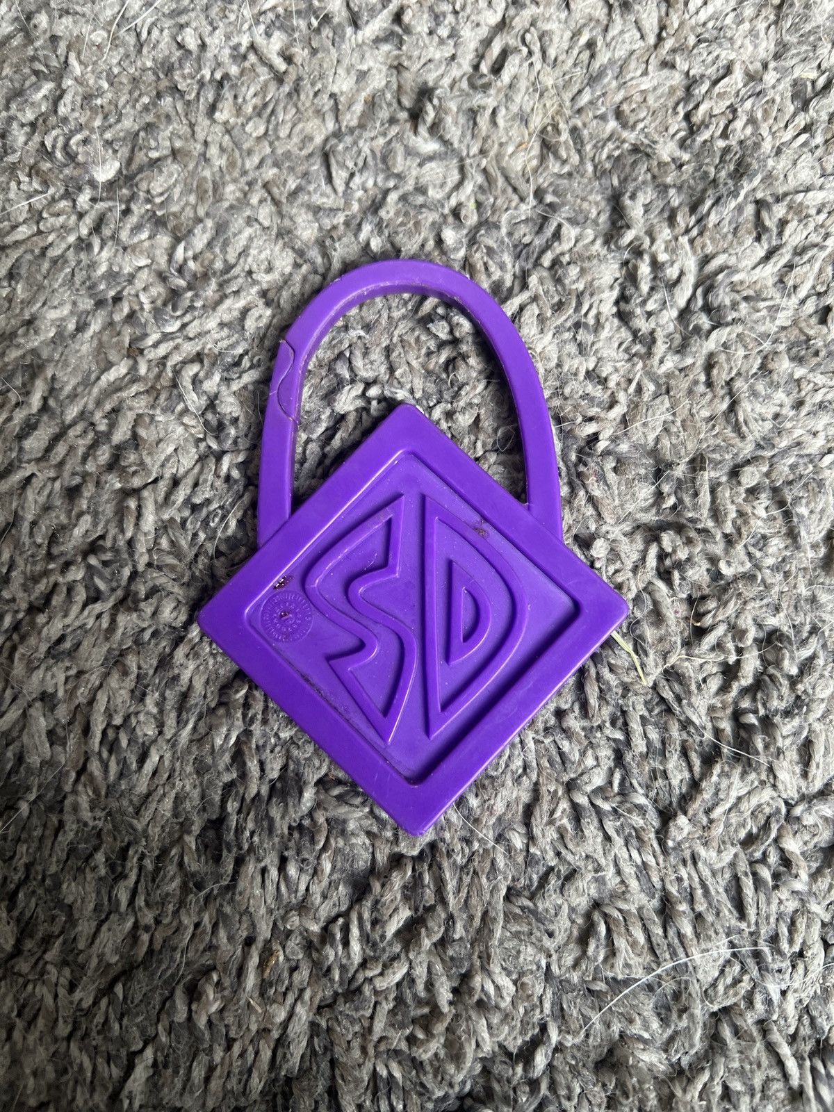 Hypebeast 2020 Kellogg Scooby-Doo Holographic Keychain Size ONE SIZE - 2 Thumbnail