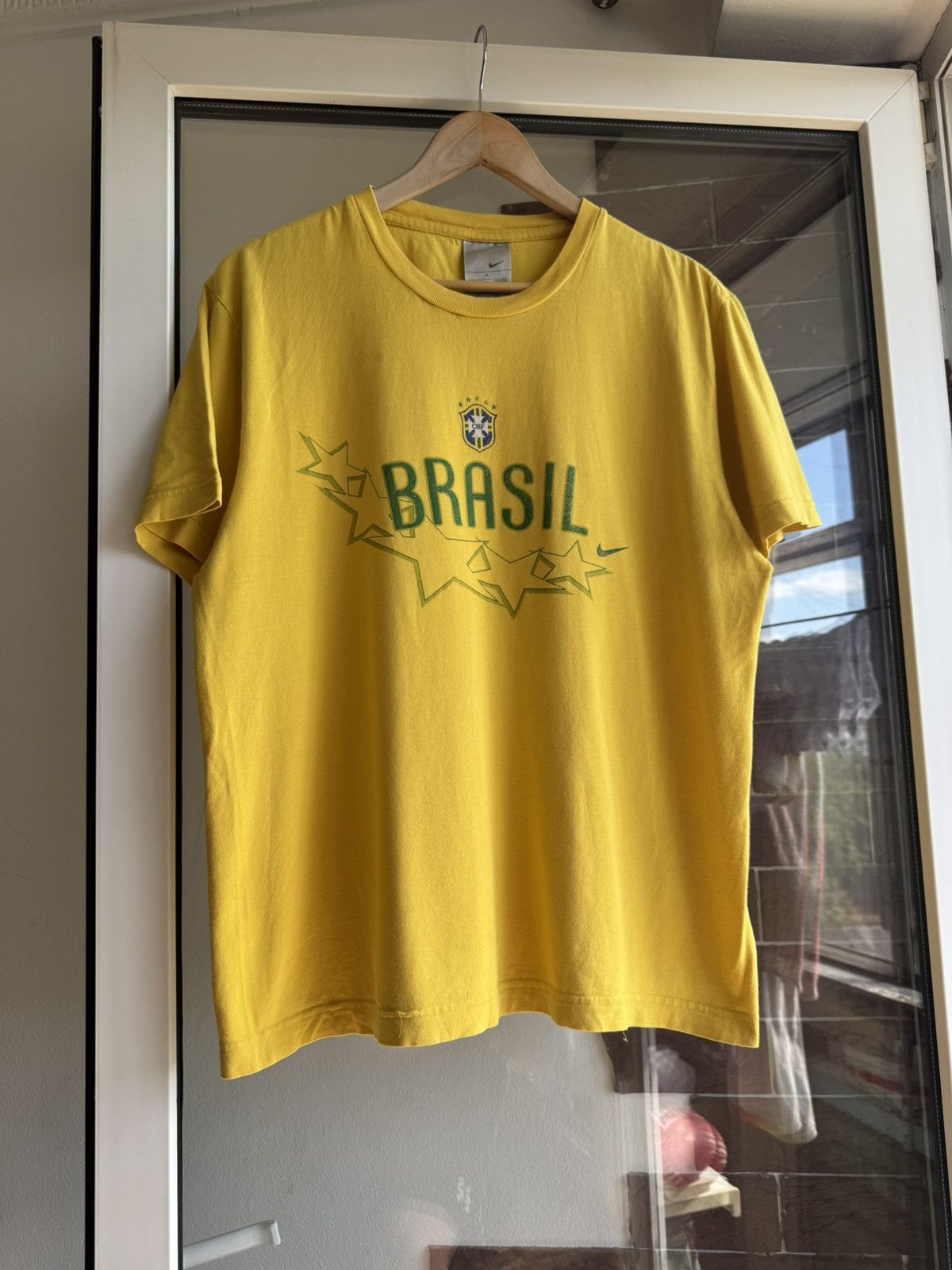 Nike Vintage Nike BRASIL Yellow Streetvir Shirt Size US L / EU 52-54 / 3 - 4 Thumbnail