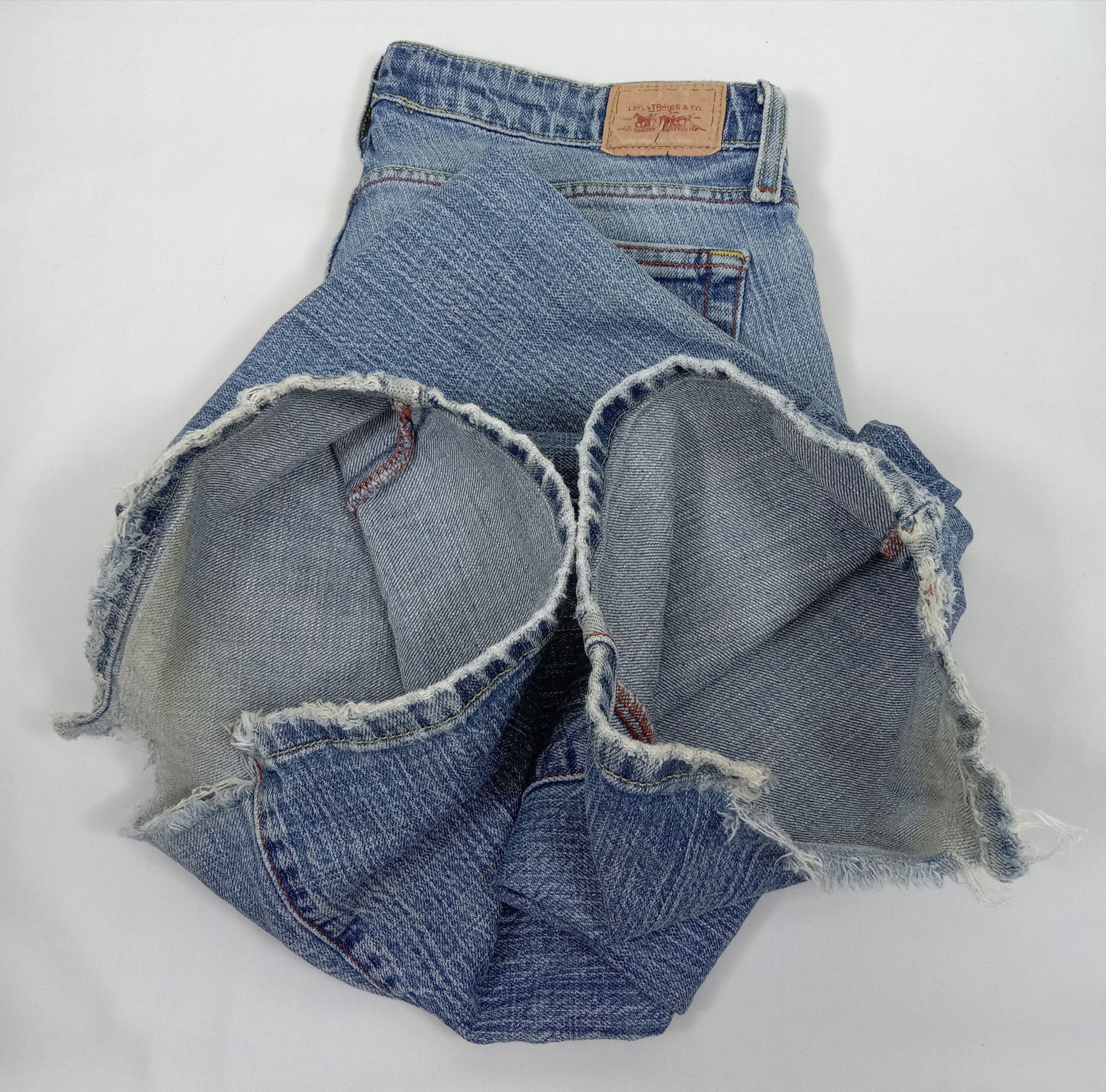 Levi's Vintage Levi's 524 Flare Jeans Light Wash Denim Size 31" - 14 Thumbnail