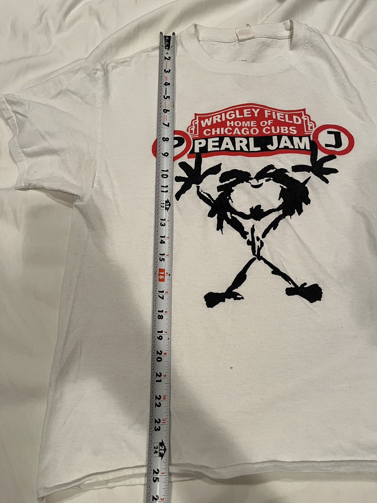 Band Tees Pearl Jam Wrigley Field Chicago band tshirt Size US M / EU 48-50 / 2 - 6 Thumbnail