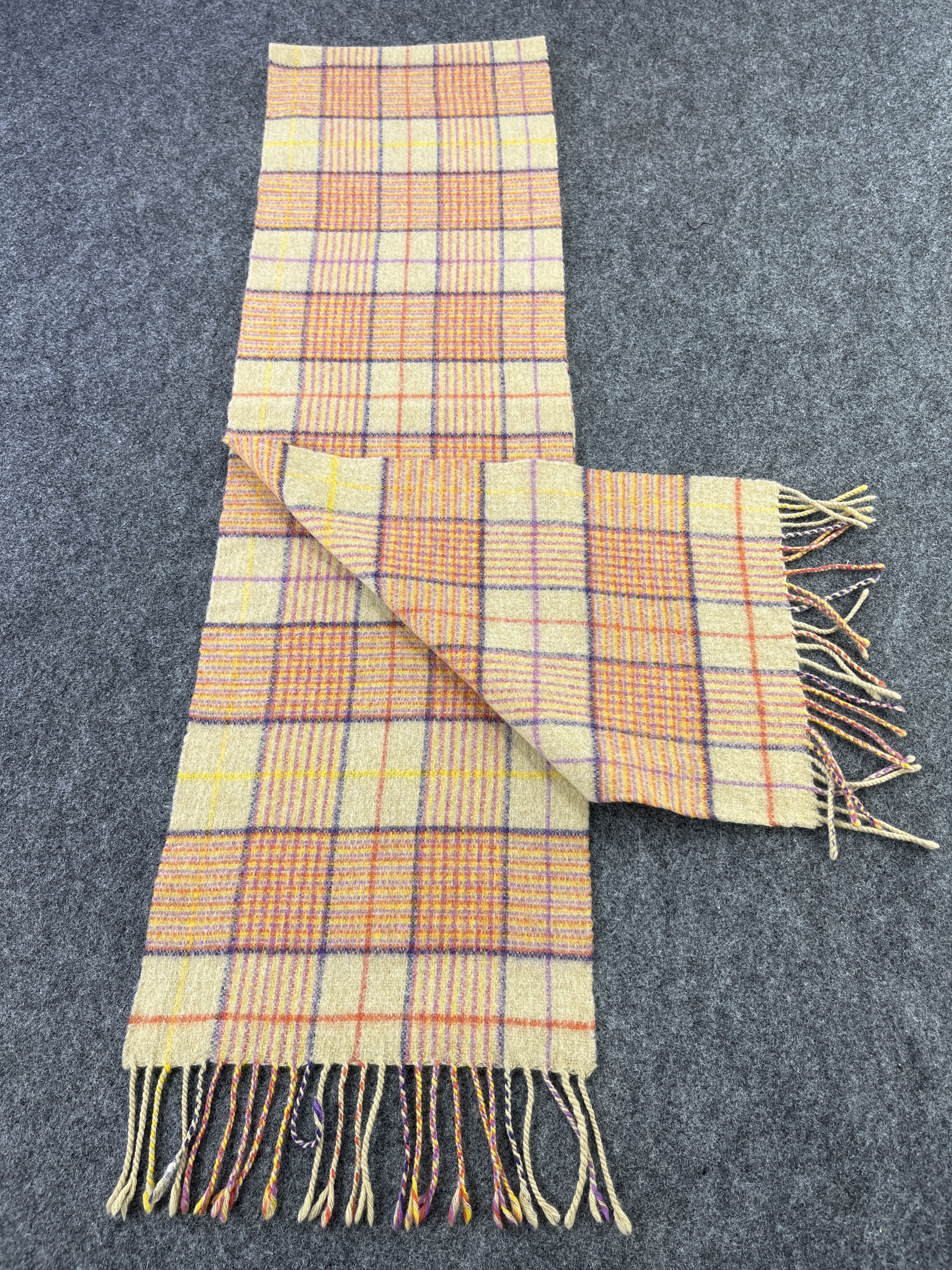 Johnstons Of Elgin JOHNSTONS CHECKED SCARVES / MUFFLER / NECKWEAR T199 Size ONE SIZE - 3 Thumbnail