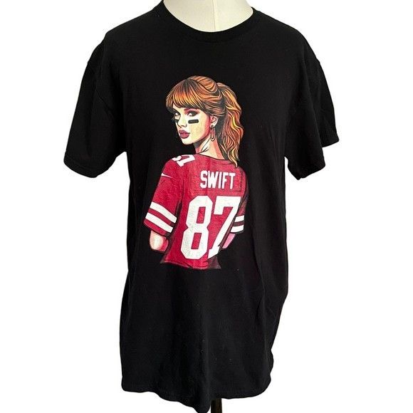 Gildan Taylor Swift Black 87 Travis Kelce Tshirt - Medium Size M / US 6-8 / IT 42-44 - 2 Thumbnail
