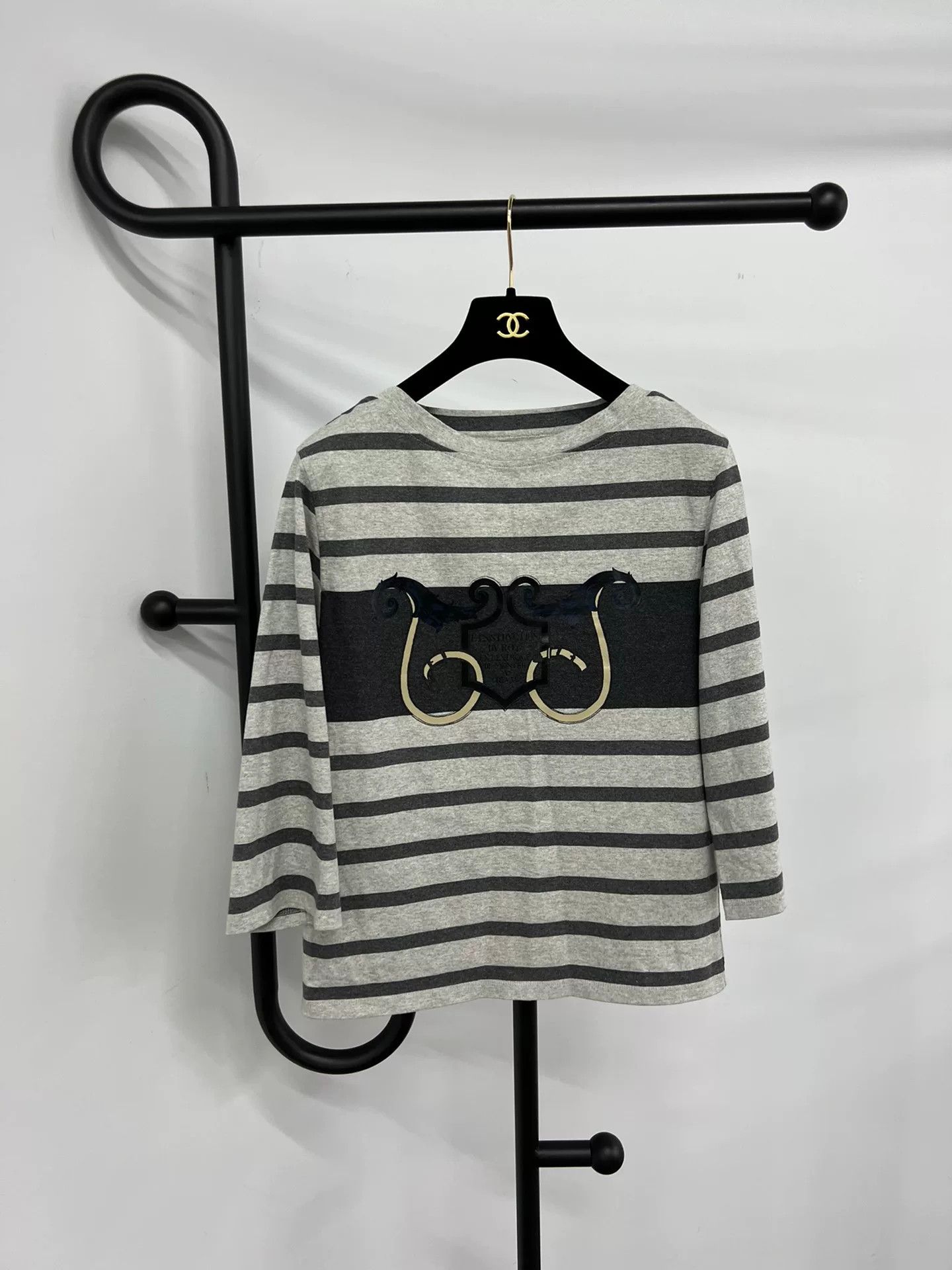 Hermes Hermes Black Gray Stripe Mid-Sleeve T-Shirt Size XS / US 0-2 / IT 36-38 - 1 Thumbnail