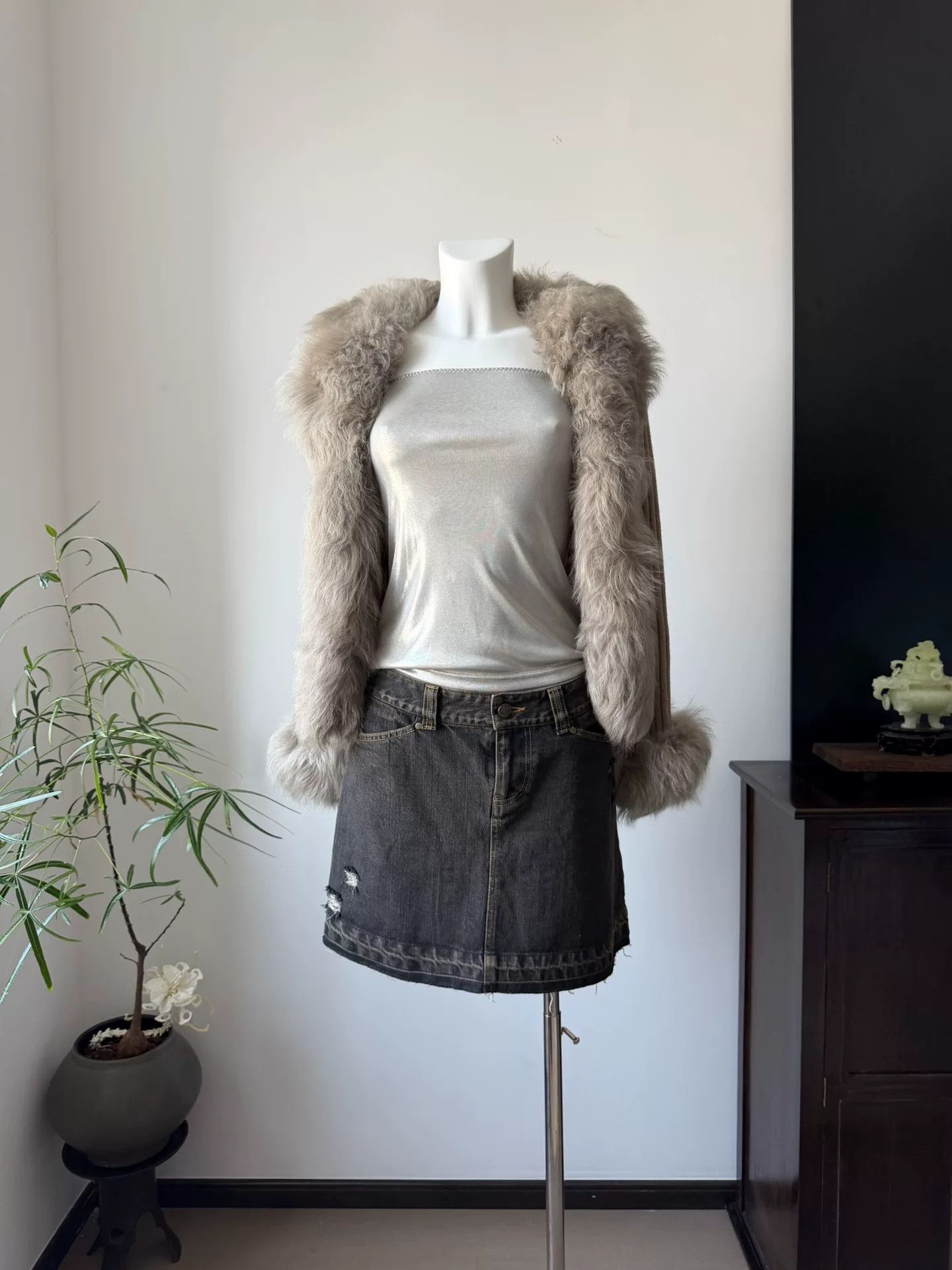 BRAHMIN Brahmin Camel Gray Fur Collar Wool Cardigan Size M / US 6-8 / IT 42-44 - 1 Thumbnail