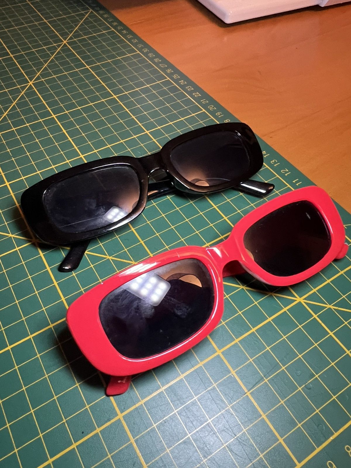 Other Pair of red and black rectangle sunglasses Size ONE SIZE - 8 Thumbnail