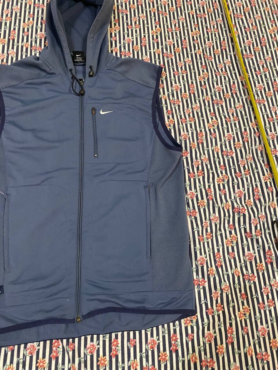 Nike Vintage NIKE Swoosh Logo Hoodies Vest STREETWEAR Size US M / EU 48-50 / 2 - 11 Thumbnail