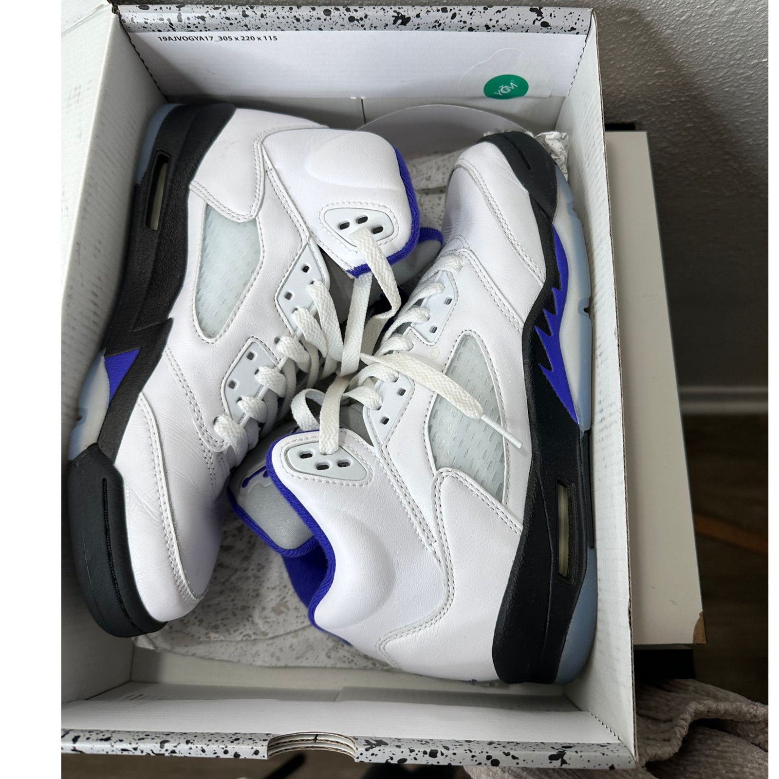 Nike Nike Air Jordan 5 Retro (GS)White Dark Concord Black Sneaker Size US 6.5 / EU 39-40 - 17 Thumbnail