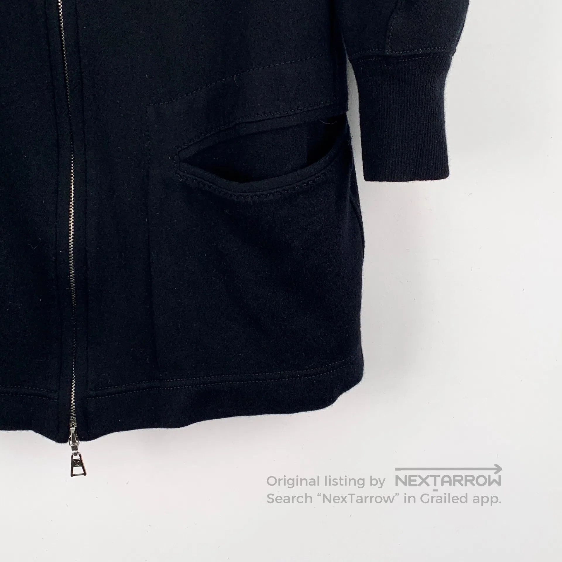 Louis Vuitton Louis Vuitton Black logo embroidered hooded zip-up long-sl Size US M / EU 48-50 / 2 - 4 Thumbnail