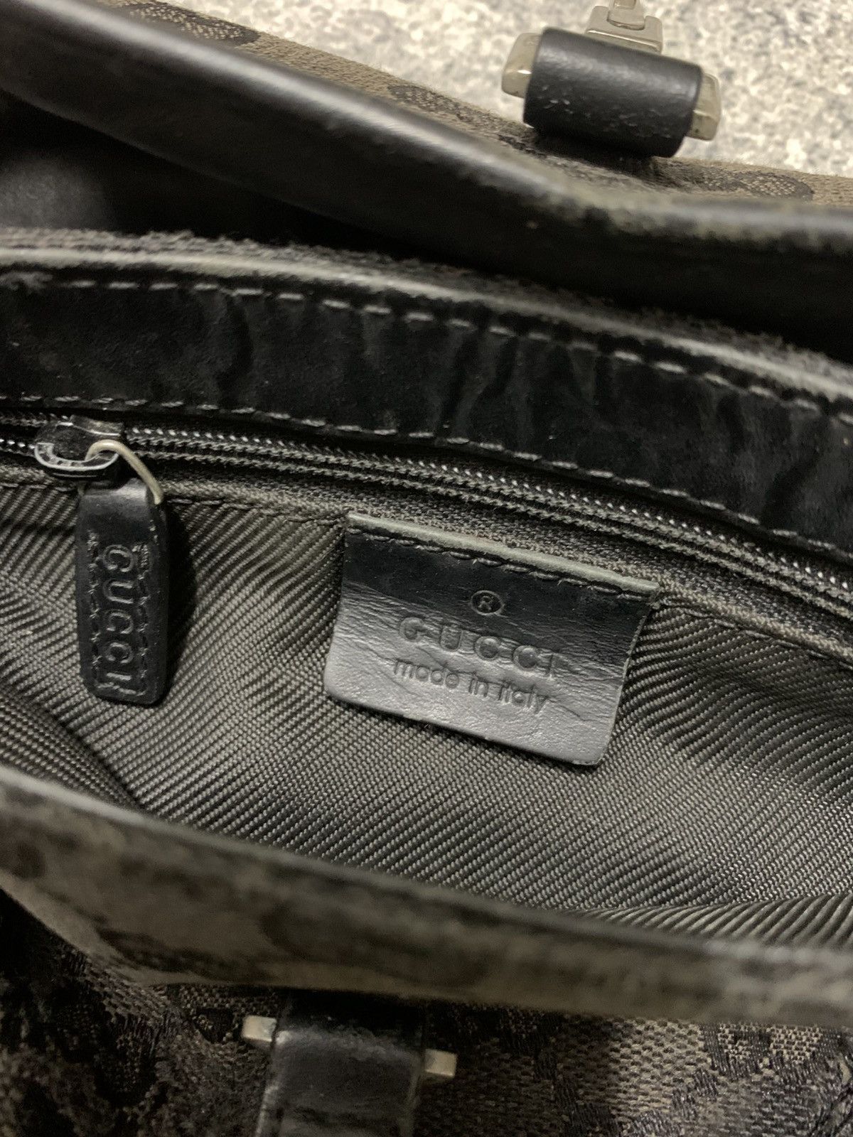 Gucci 🐍 Gucci Distressed GG Canvas Body Bag 🔥 Size ONE SIZE - 7 Thumbnail